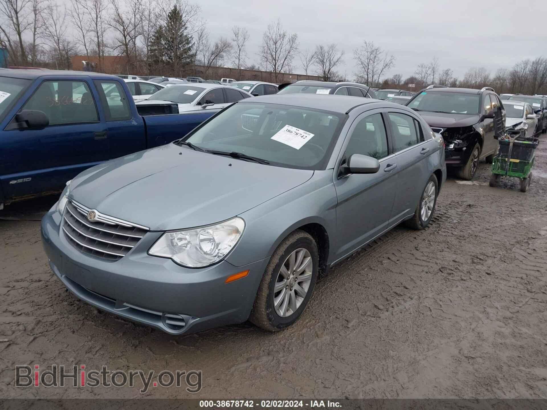 2010 CHRYSLER SEBRING - VIN: 1C3CC5FB7AN230976 - Фото 2