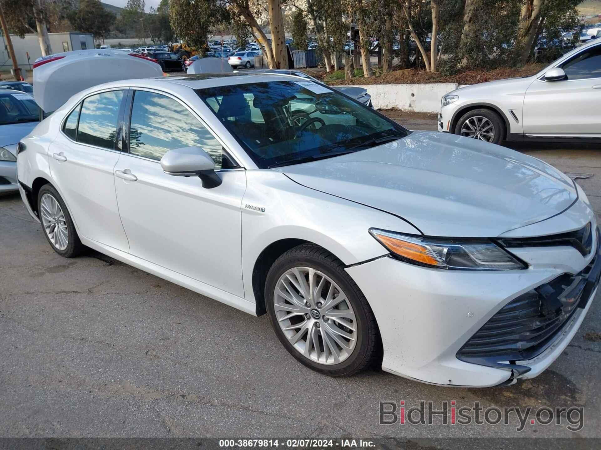 Photo 4T1B21HK0JU007759 - TOYOTA CAMRY HYBRID 2018