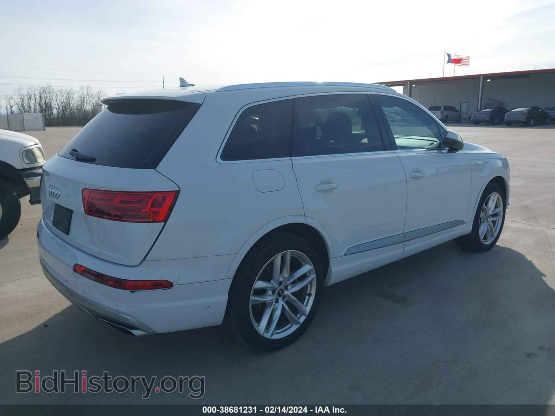 2017 AUDI Q7 - VIN: WA1VAAF72HD046067 - Фото 4