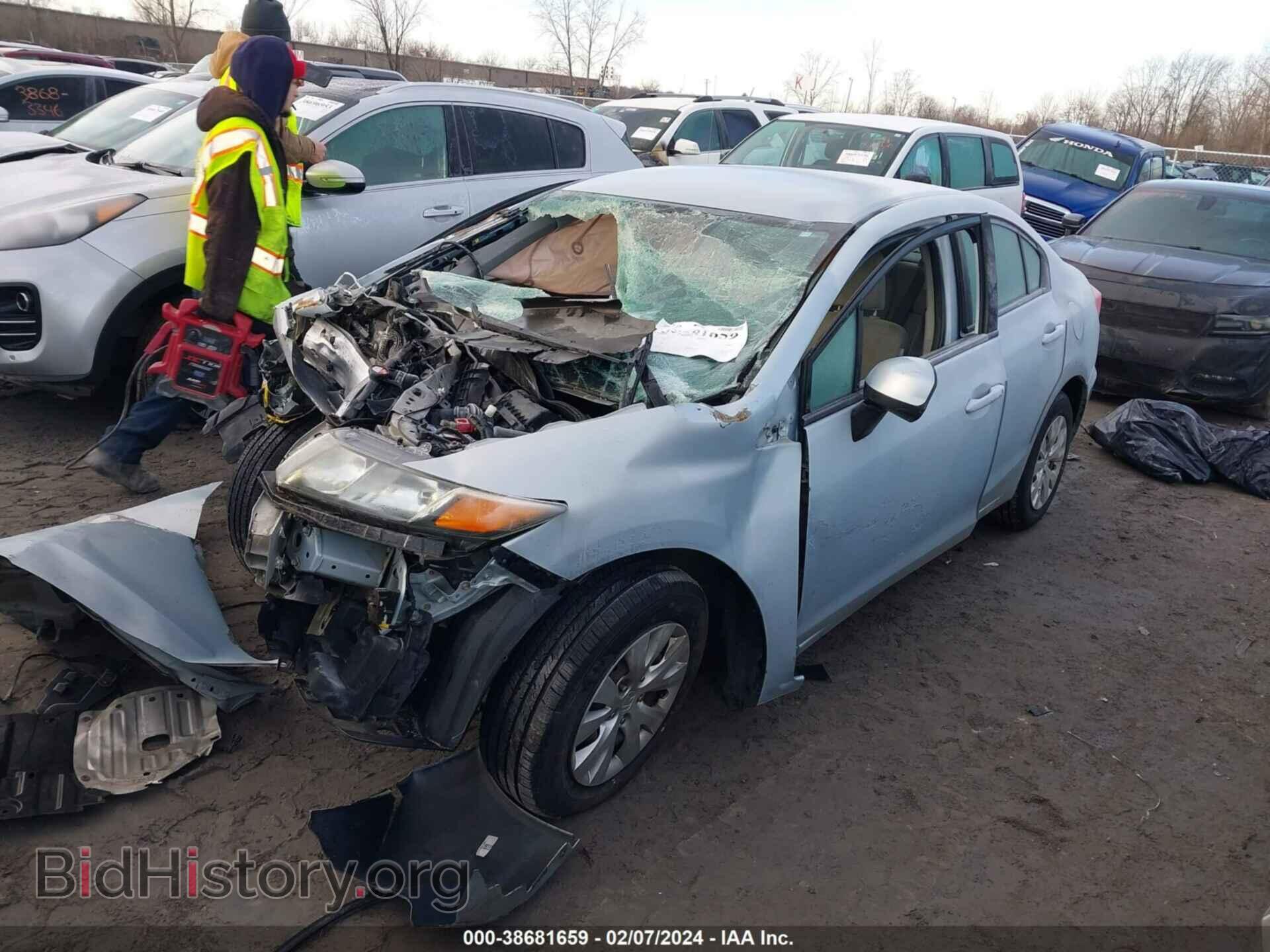 2012 HONDA CIVIC - VIN: 2HGFB2F50CH586087 - Фото 2