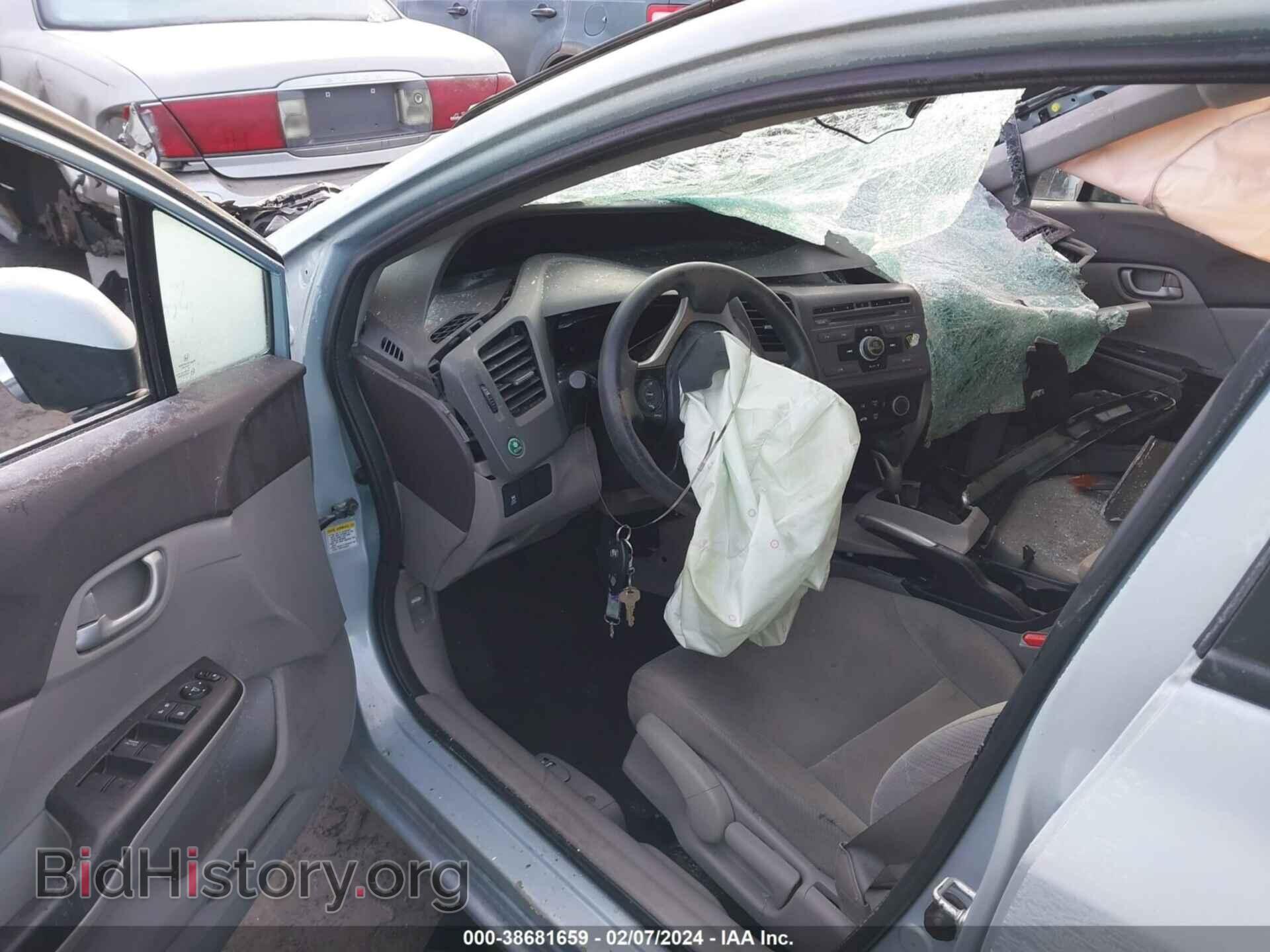 2012 HONDA CIVIC - VIN: 2HGFB2F50CH586087 - Фото 5