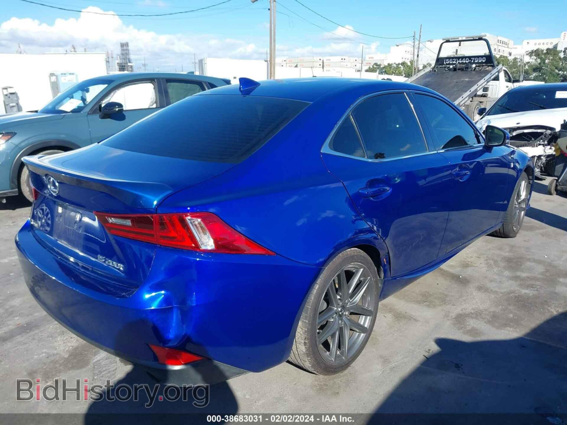 2016 LEXUS IS 200T - VIN: JTHBA1D20G5018873 - Фото 4