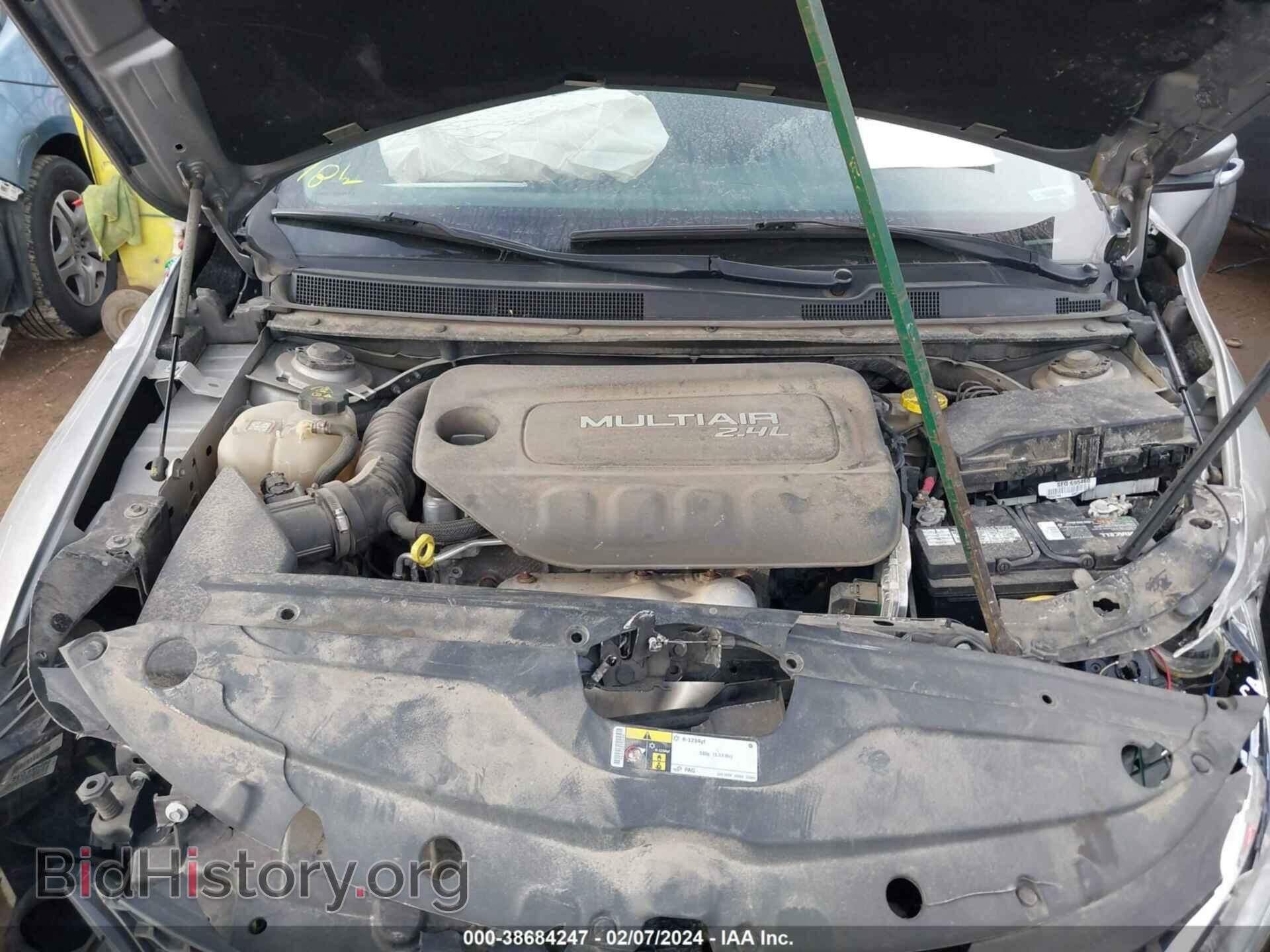 2015 CHRYSLER 200 - VIN: 1C3CCCAB7FN566744 - Фото 10