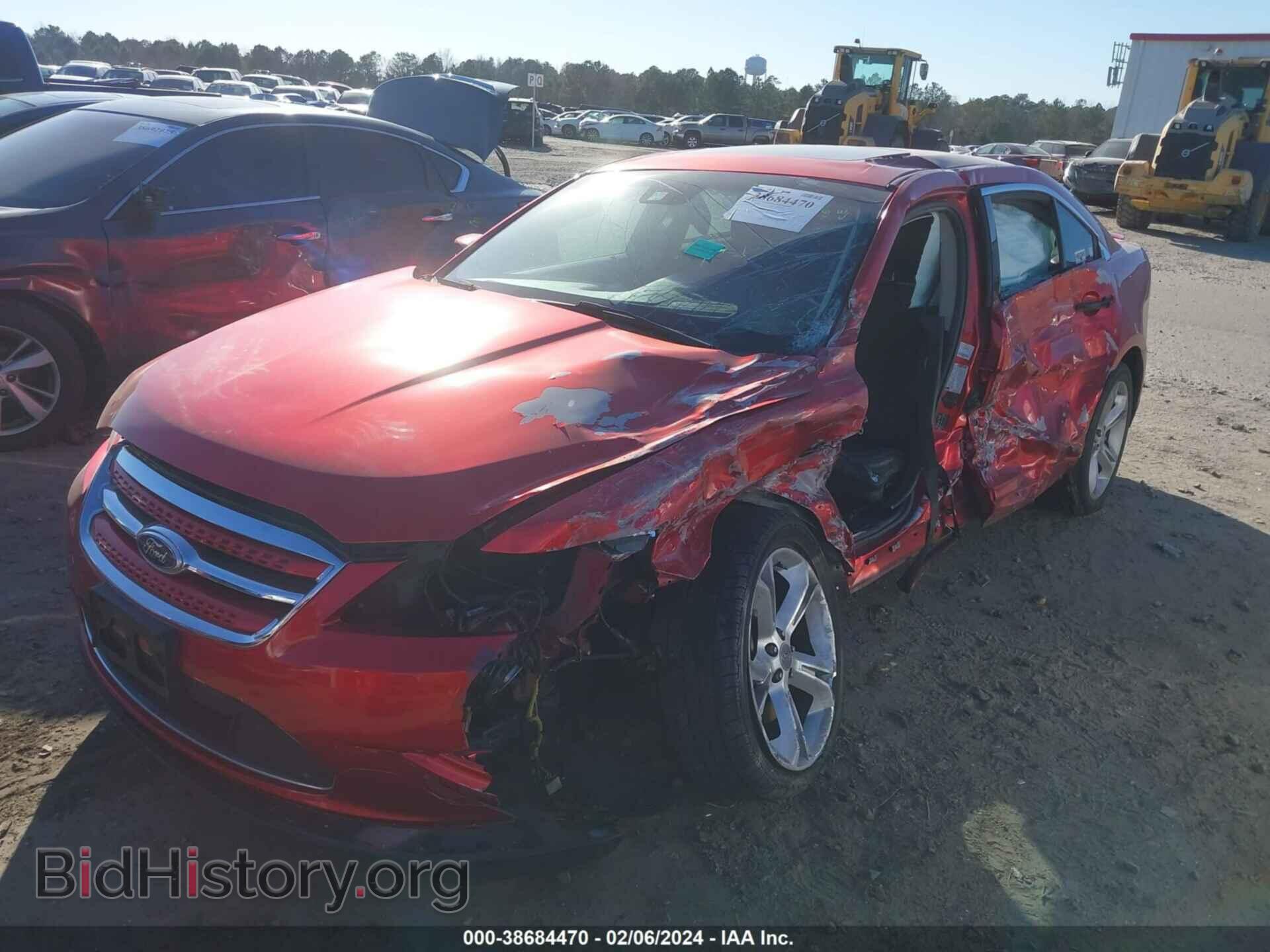 2011 FORD TAURUS - VIN: 1FAHP2KT1BG105342 - Фото 2