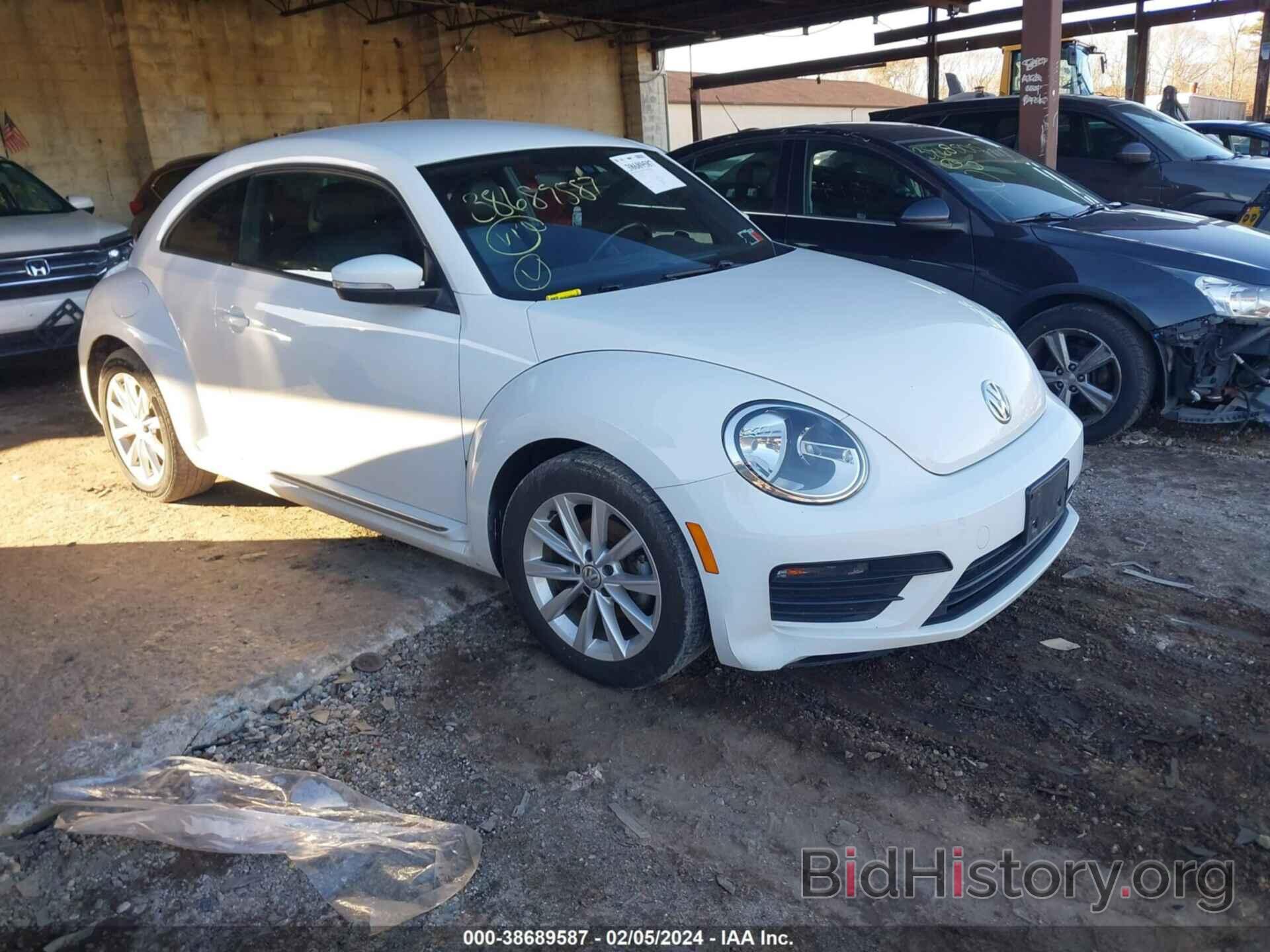 Photo 3VWFD7AT7JM706281 - VOLKSWAGEN BEETLE 2018