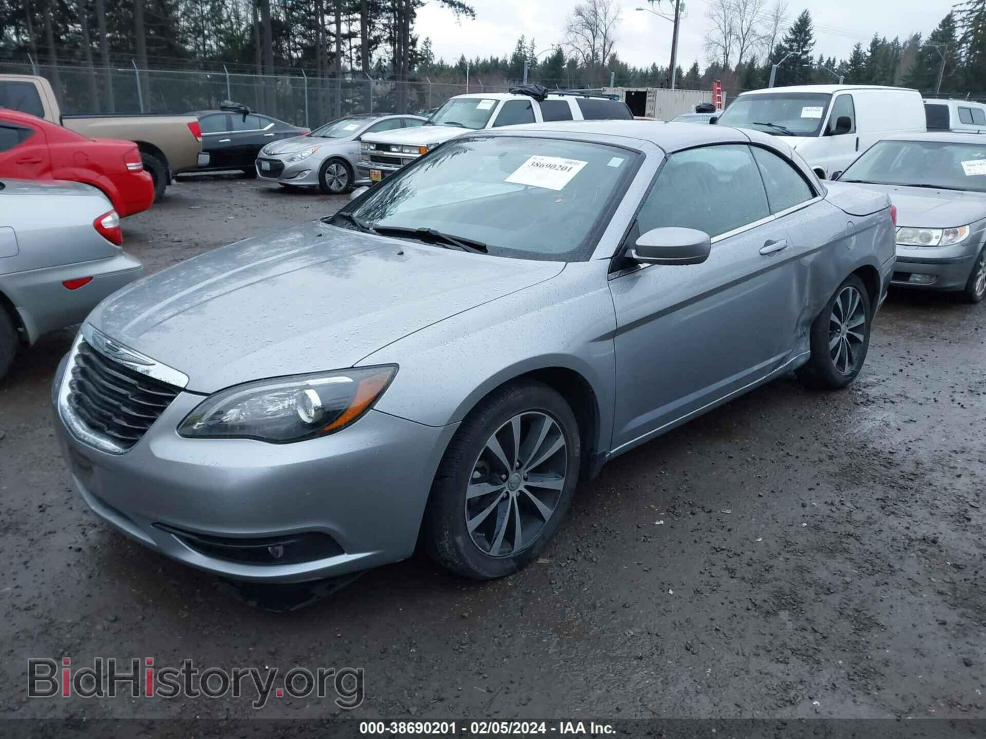 2013 CHRYSLER 200 - VIN: 1C3BCBGG1DN674461 - Photo 2