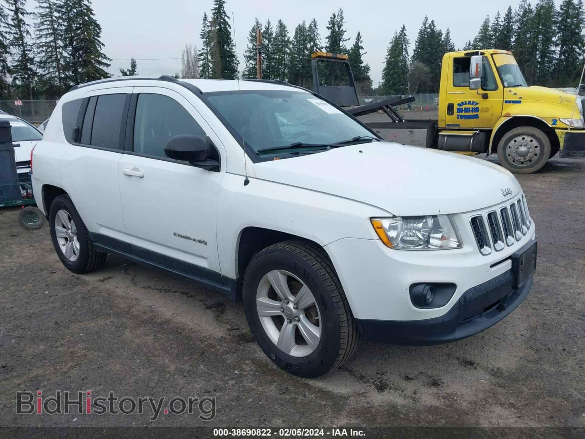 Photo 1J4NF1FB5BD234742 - JEEP COMPASS 2011