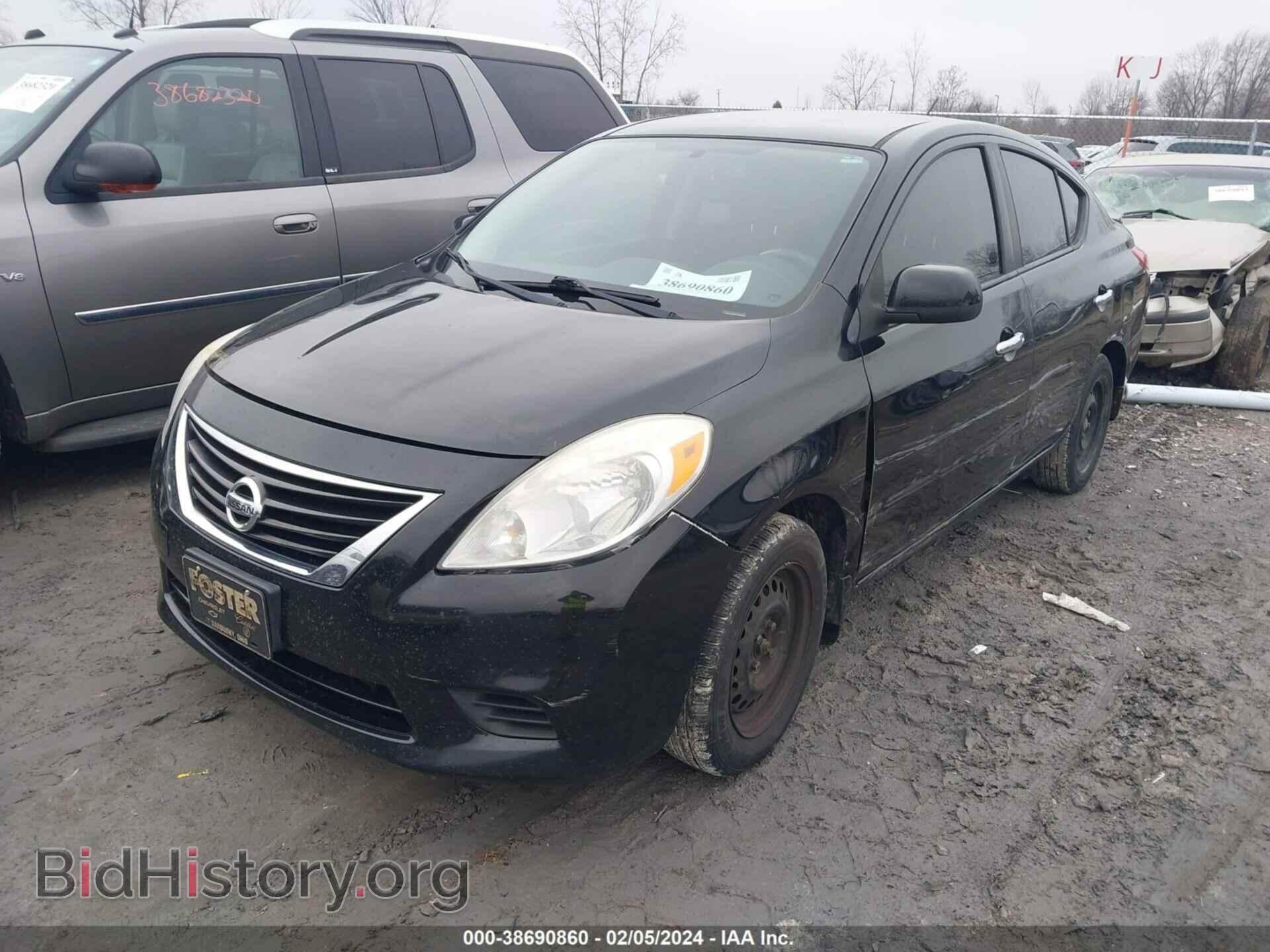 2013 NISSAN VERSA - VIN: 3N1CN7AP1DL859094 - Фото 2