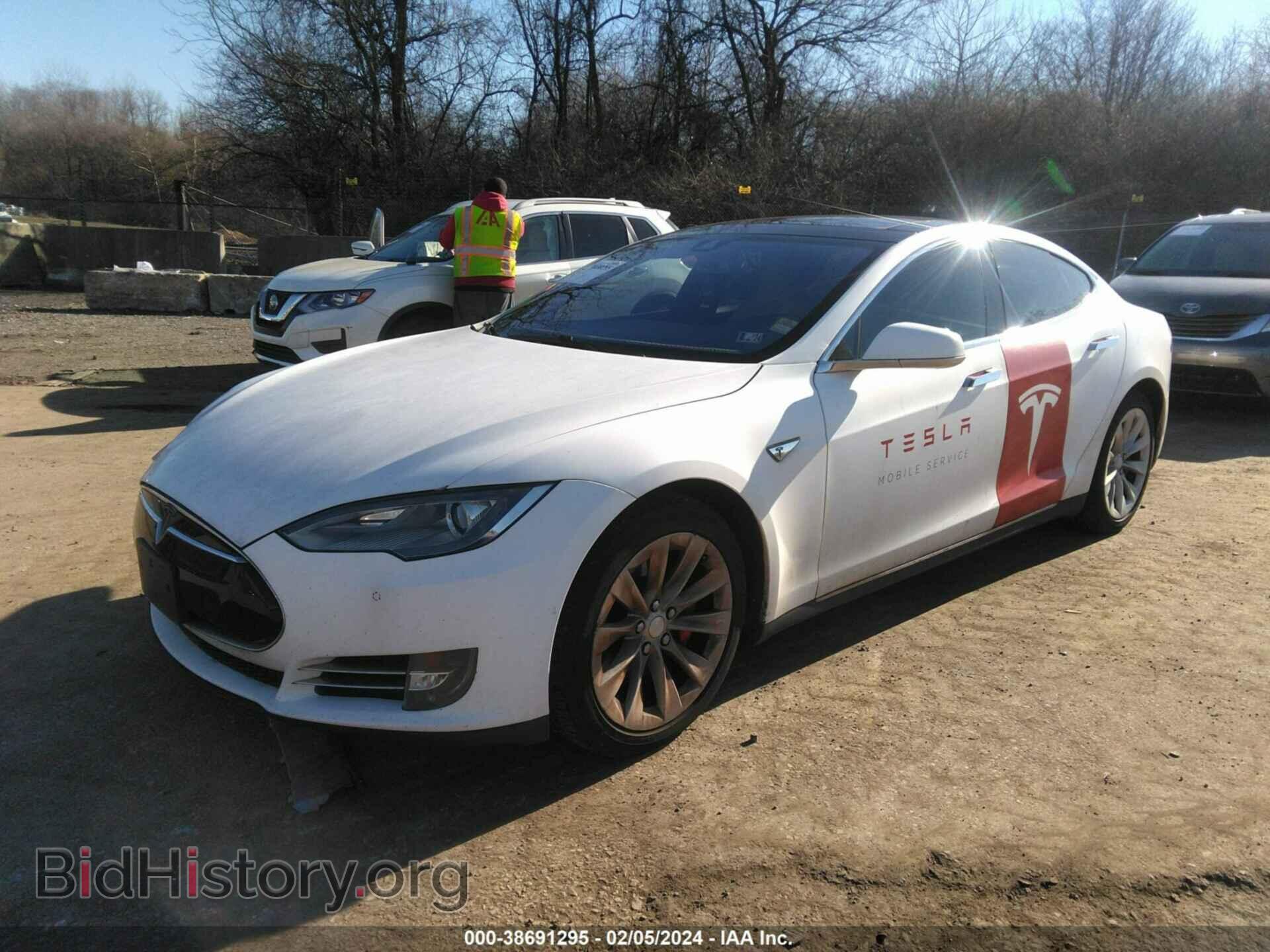 2015 TESLA MODEL S - VIN: 5YJSA1H22FFP74309 - Фото 2