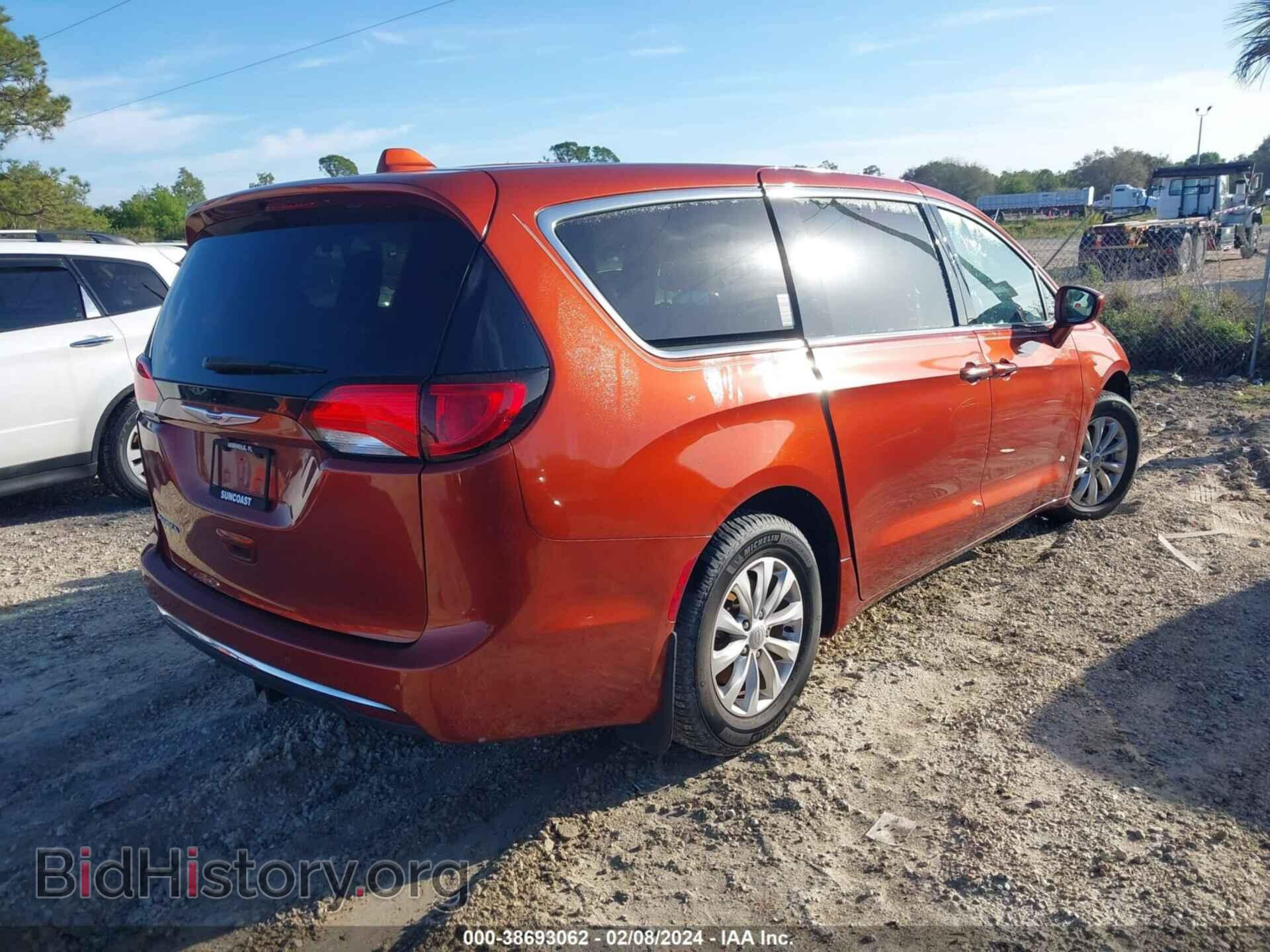 2018 CHRYSLER PACIFICA - VIN: 2C4RC1FG2JR258083 - Photo 4