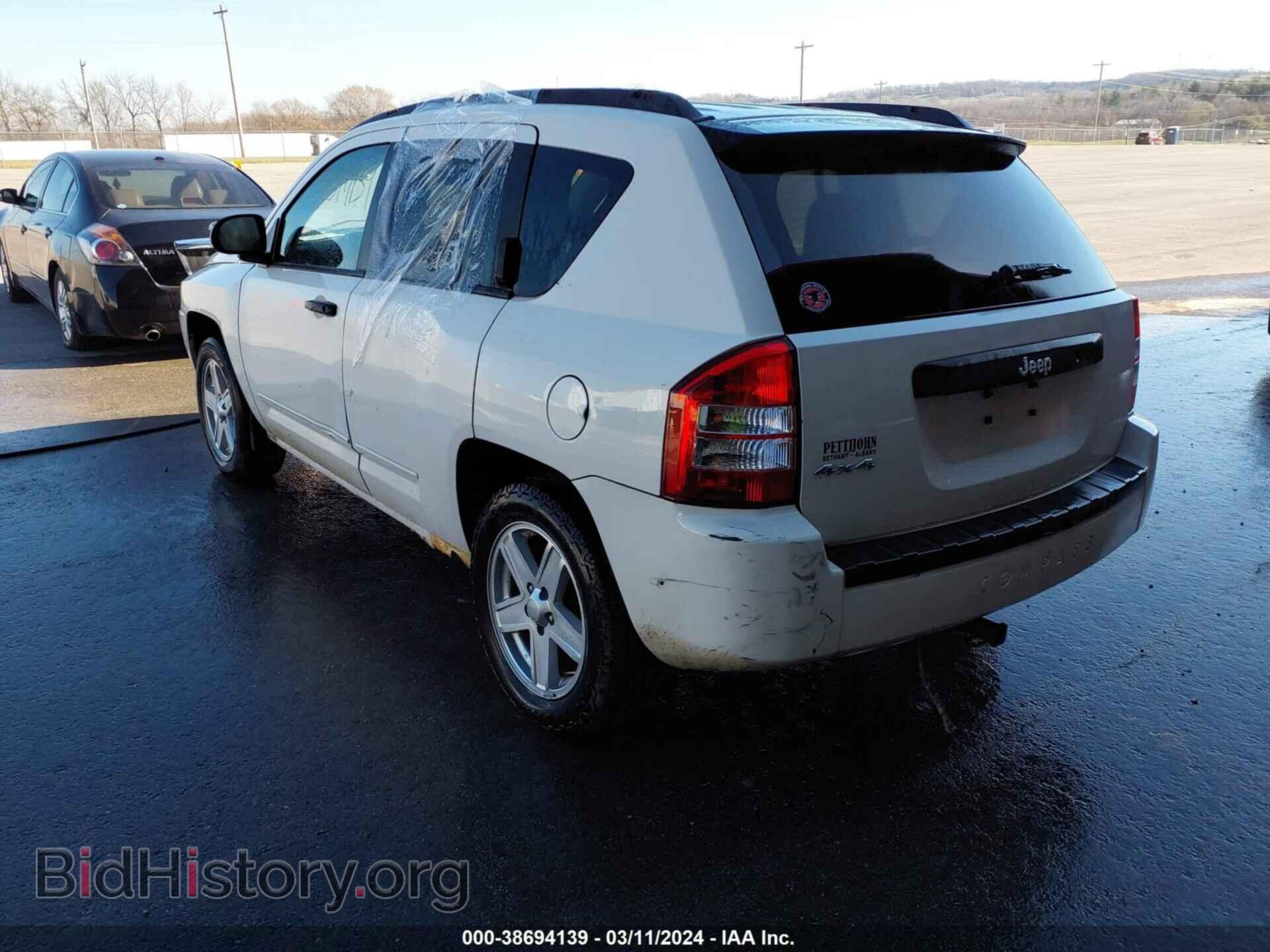 2010 JEEP COMPASS - VIN: 1J4NF1FB2AD623191 - Фото 3