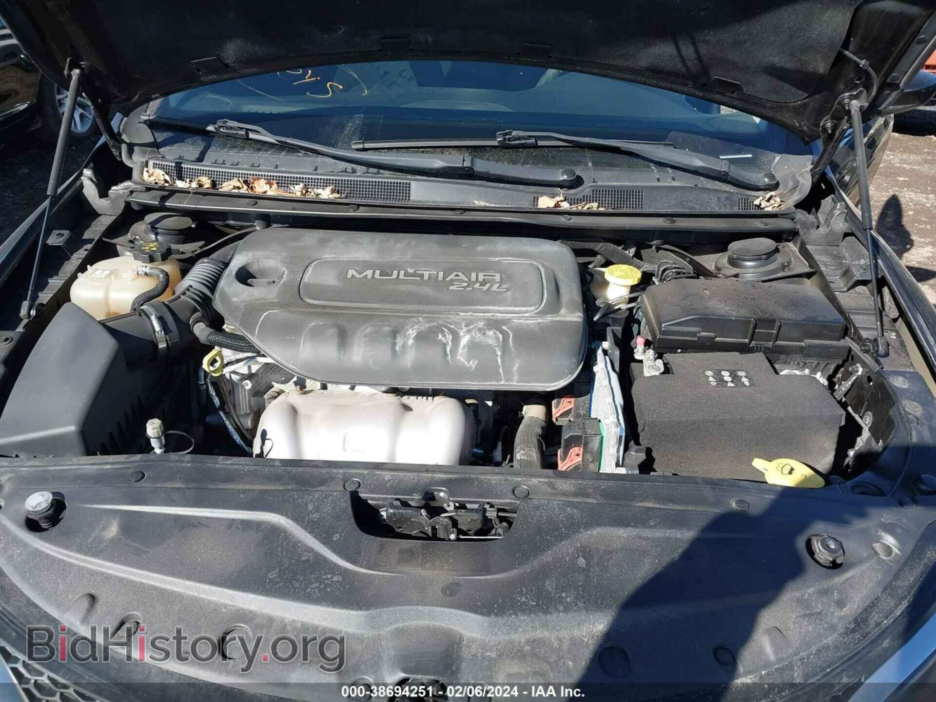 2016 CHRYSLER 200 - VIN: 1C3CCCAB9GN124372 - Фото 10