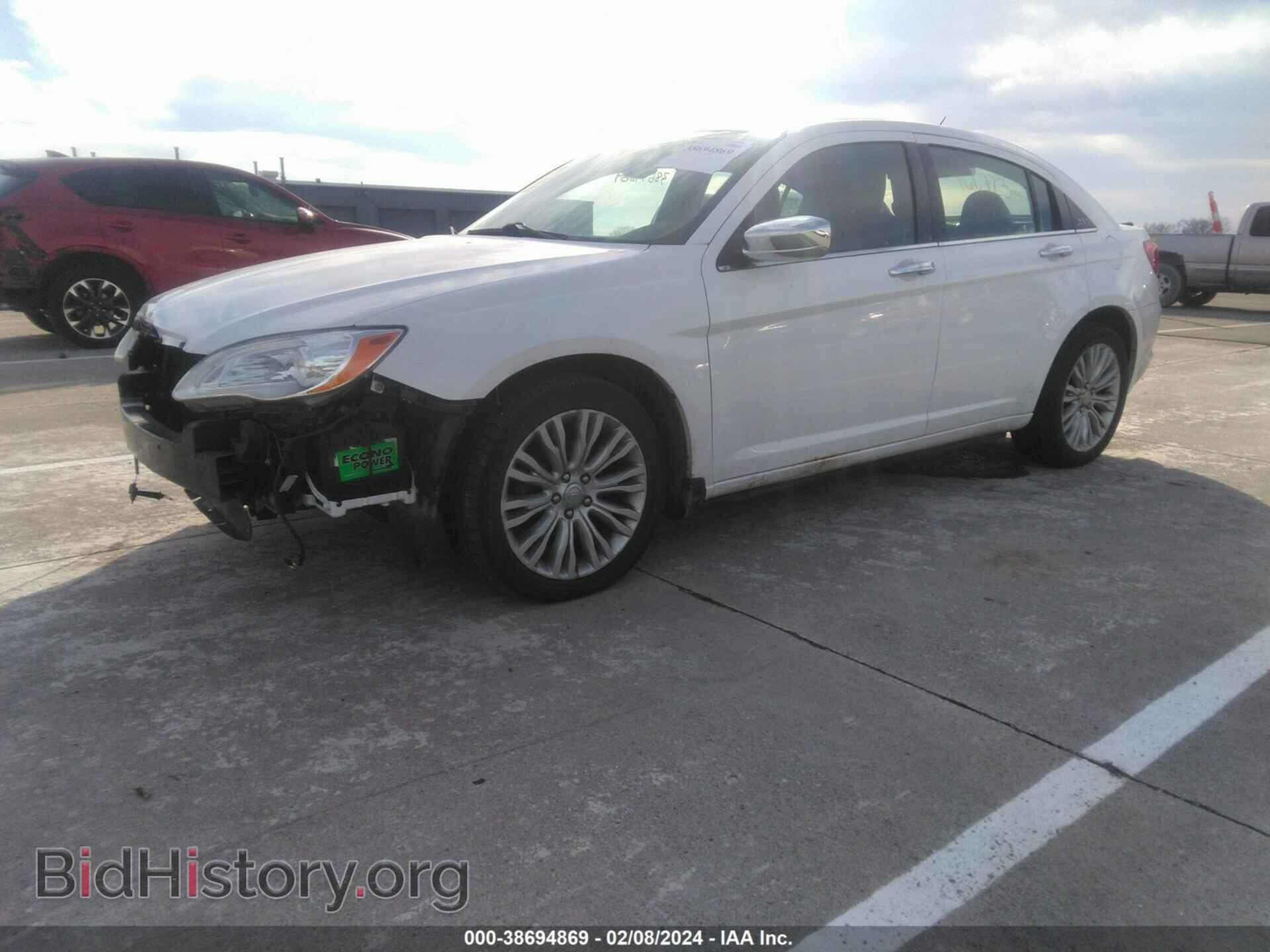 2013 CHRYSLER 200 - VIN: 1C3CCBCG1DN543492 - Фото 2