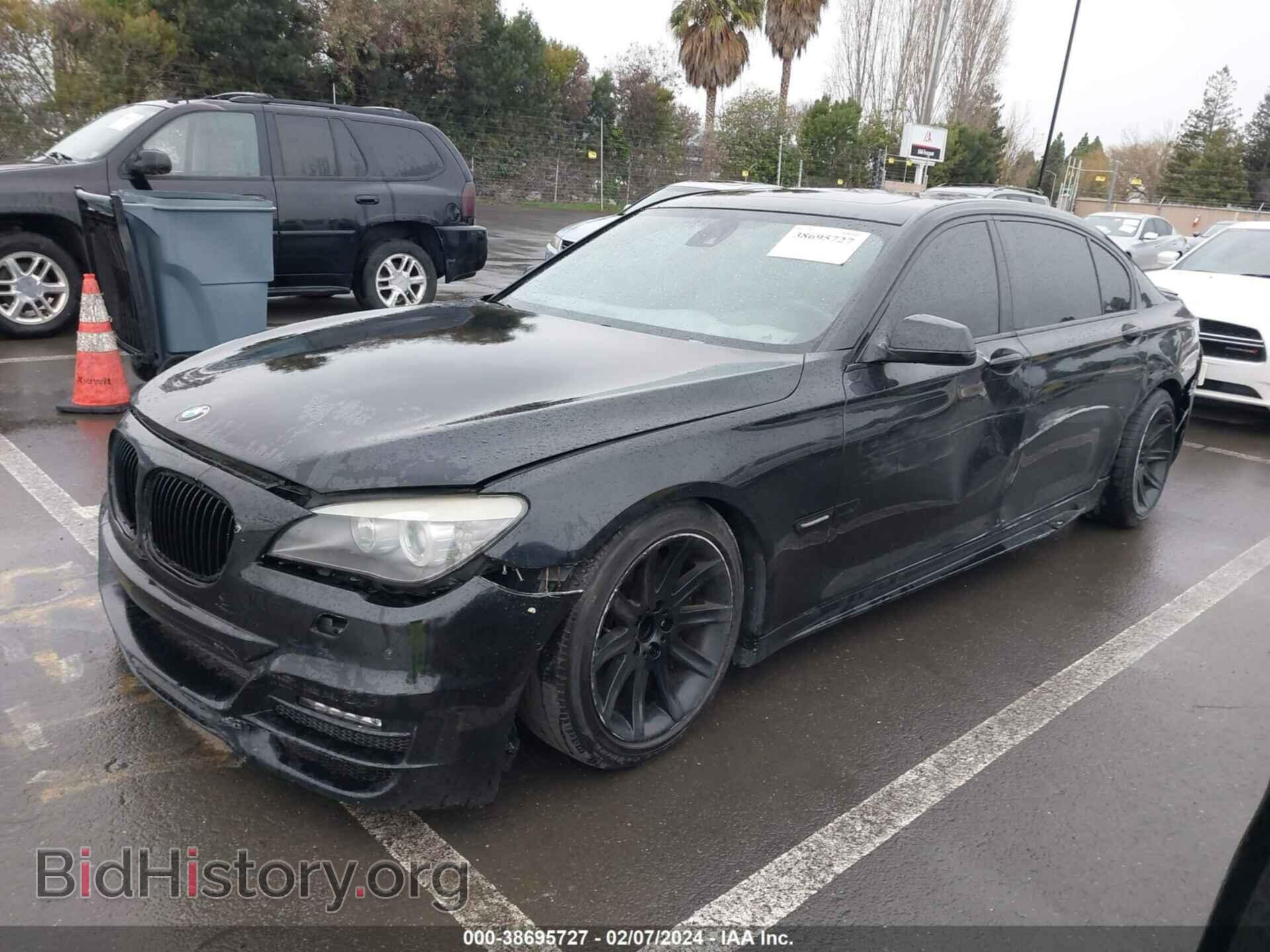 2011 BMW 750LI - VIN: WBAKB8C57BC852059 - Photo 2