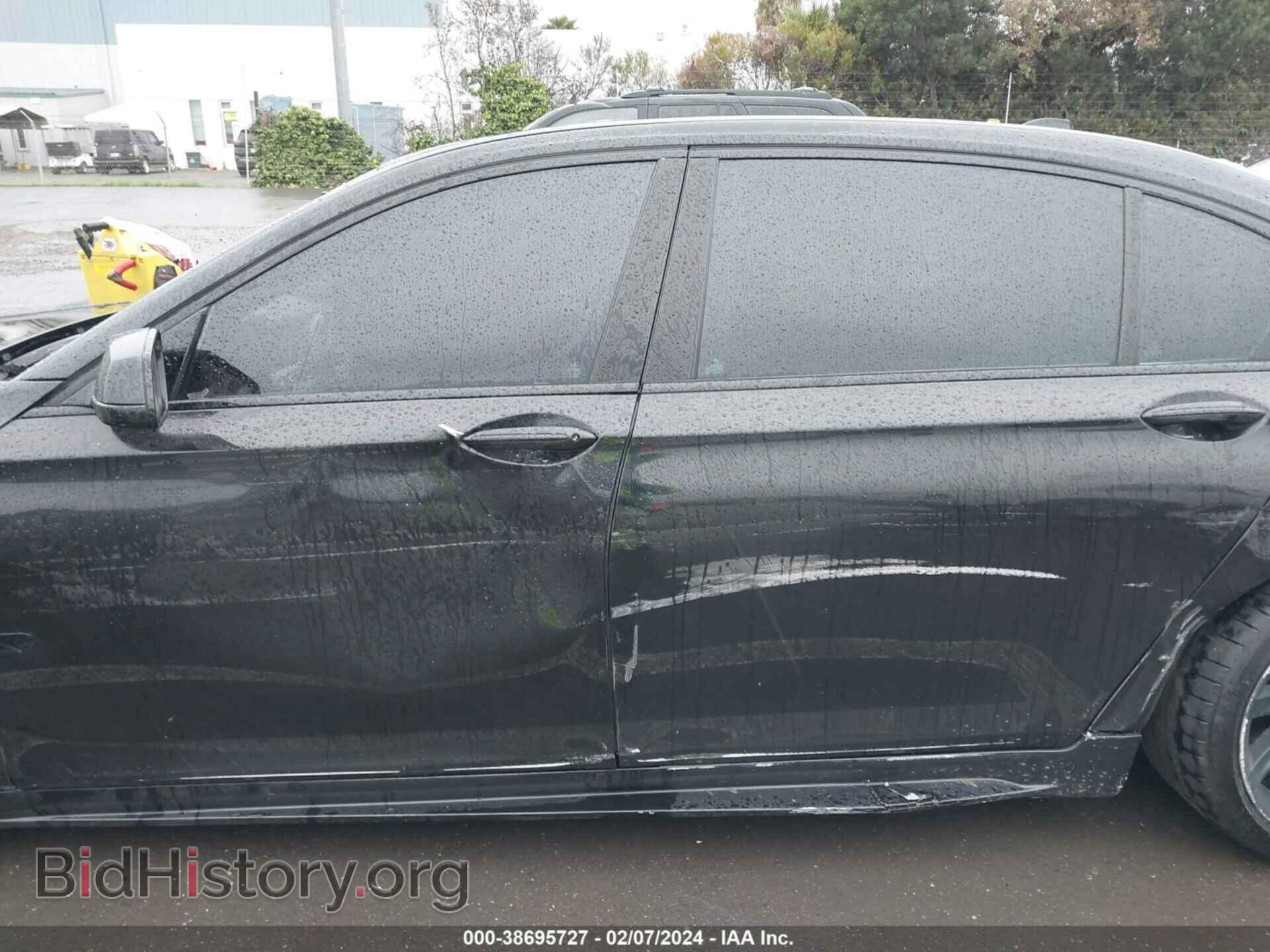 2011 BMW 750LI - VIN: WBAKB8C57BC852059 - Photo 6