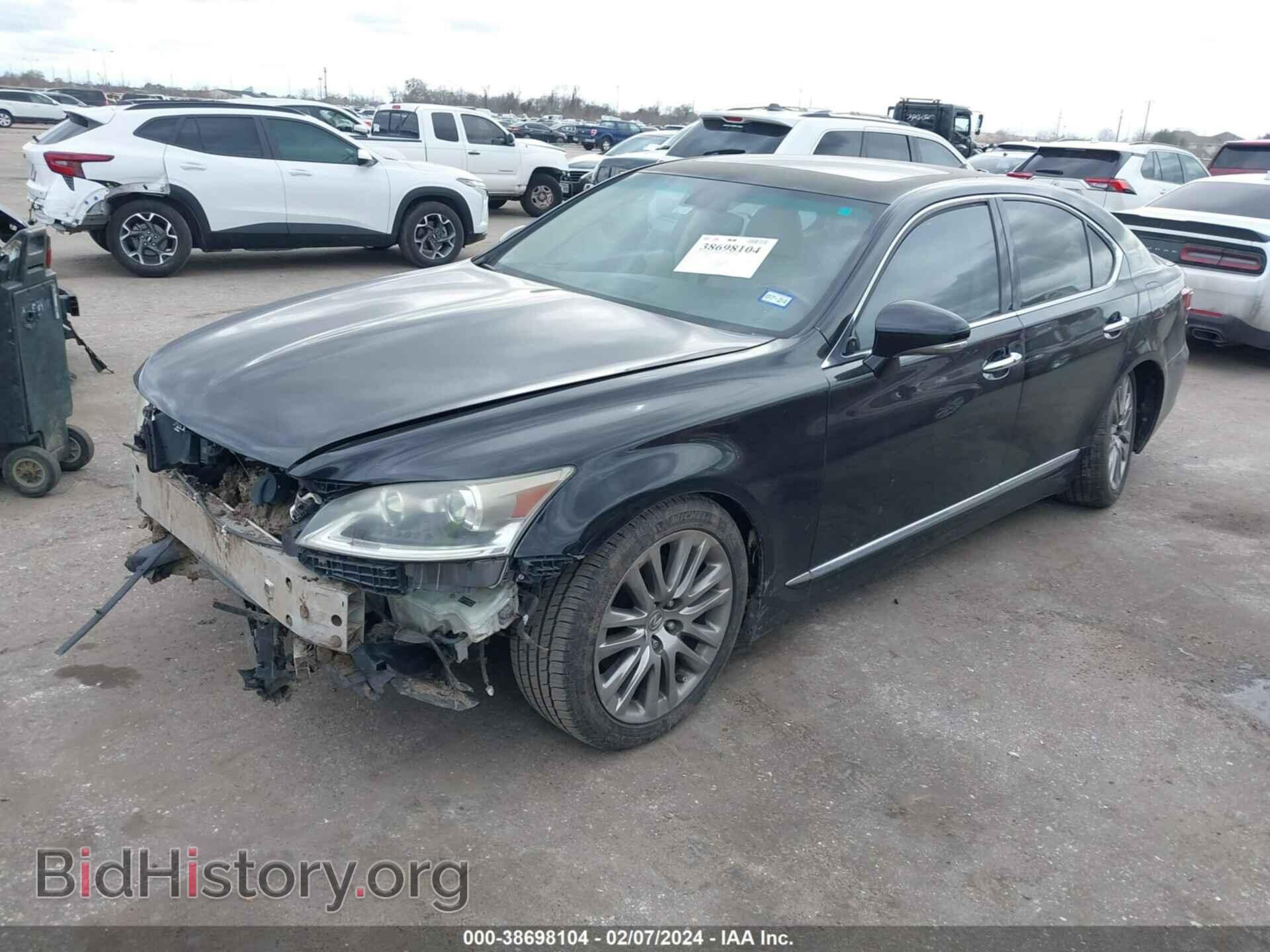 2013 LEXUS LS 460 - VIN: JTHBL5EF3D5117590 - Photo 2