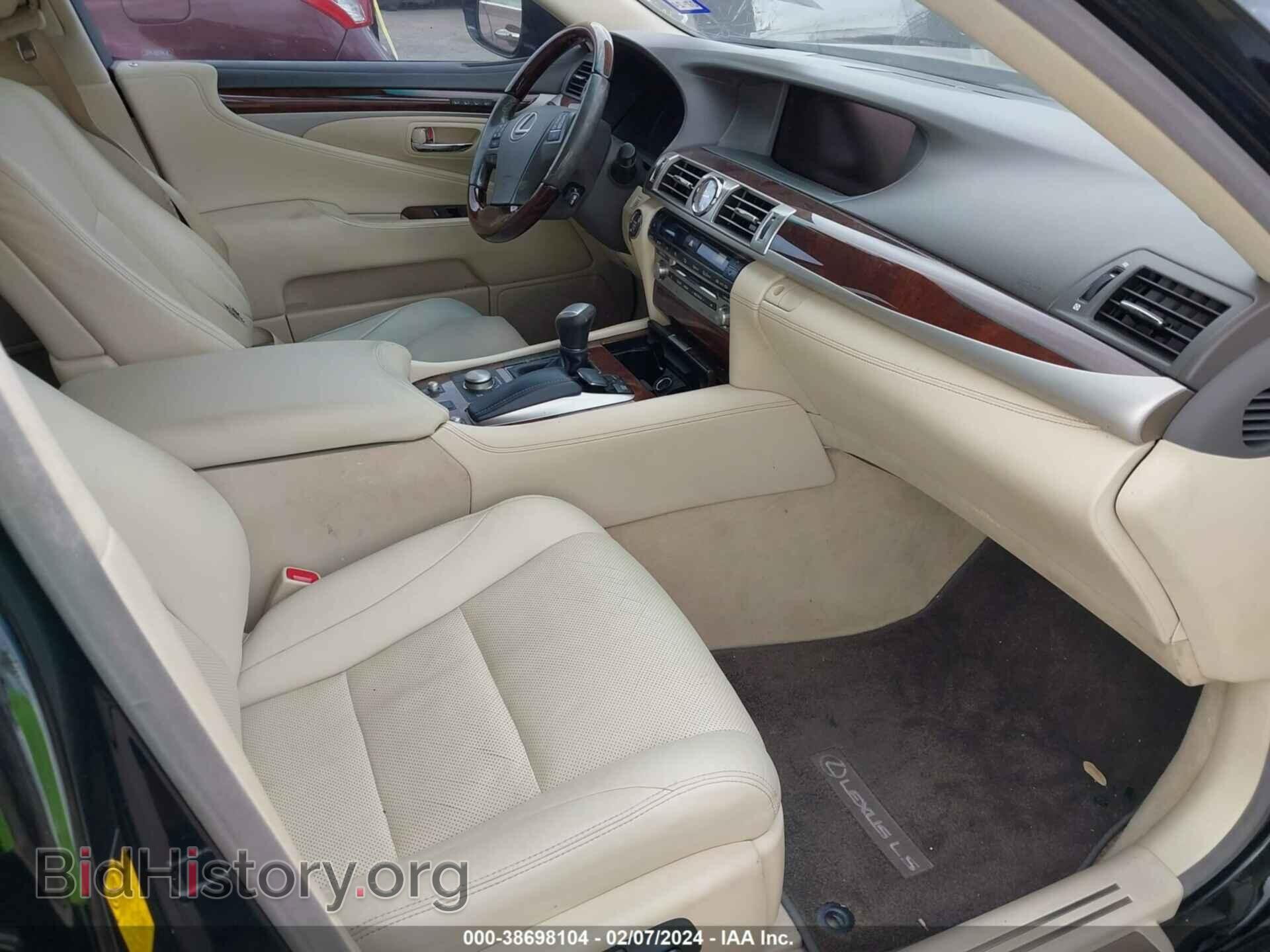 2013 LEXUS LS 460 - VIN: JTHBL5EF3D5117590 - Photo 5
