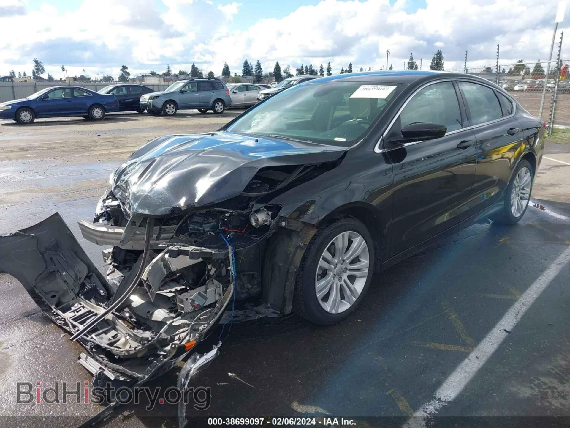 2015 CHRYSLER 200 - VIN: 1C3CCCABXFN562882 - Фото 2