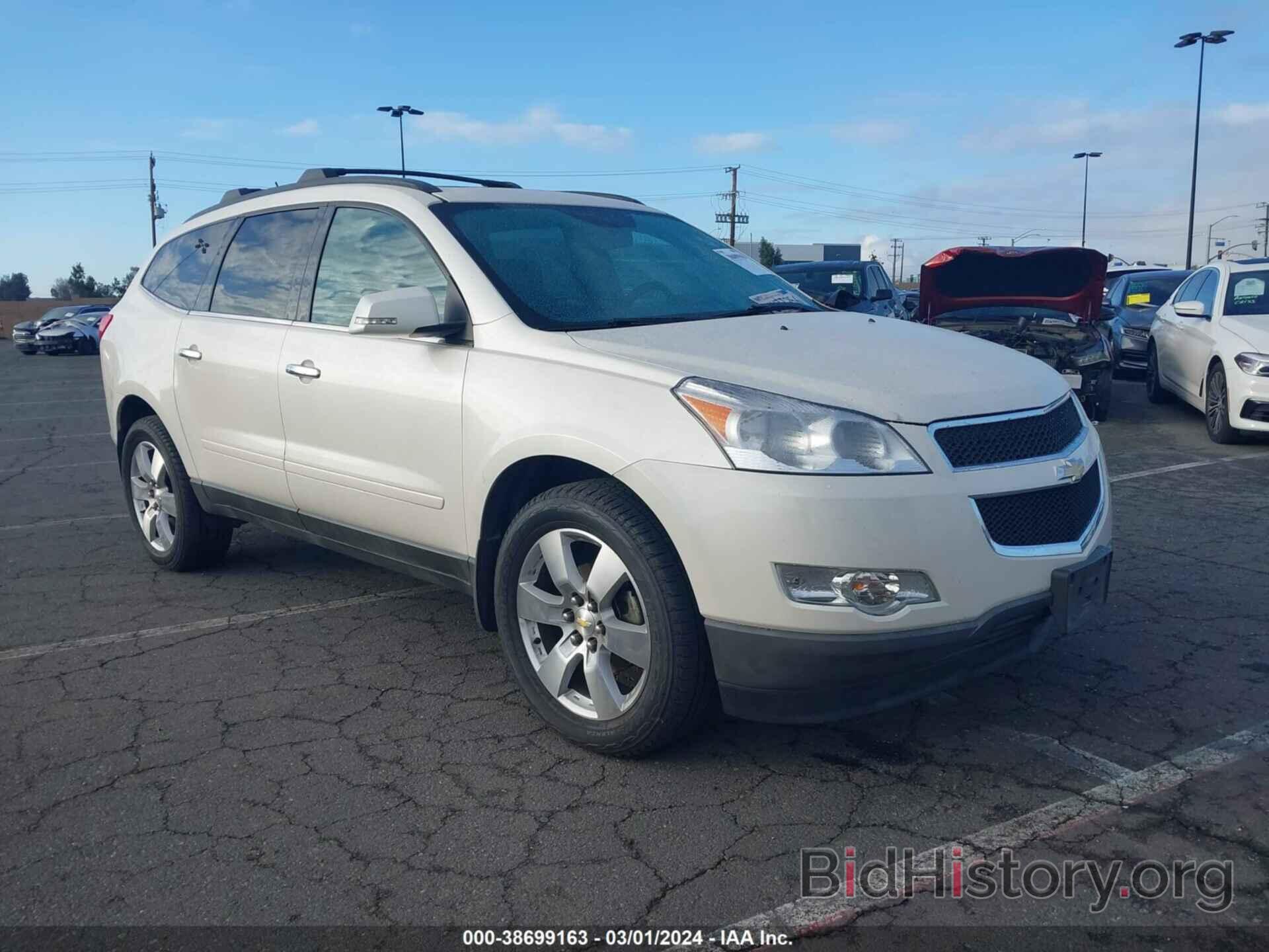 Photo 1GNKRGEDXCJ153137 - CHEVROLET TRAVERSE 2012