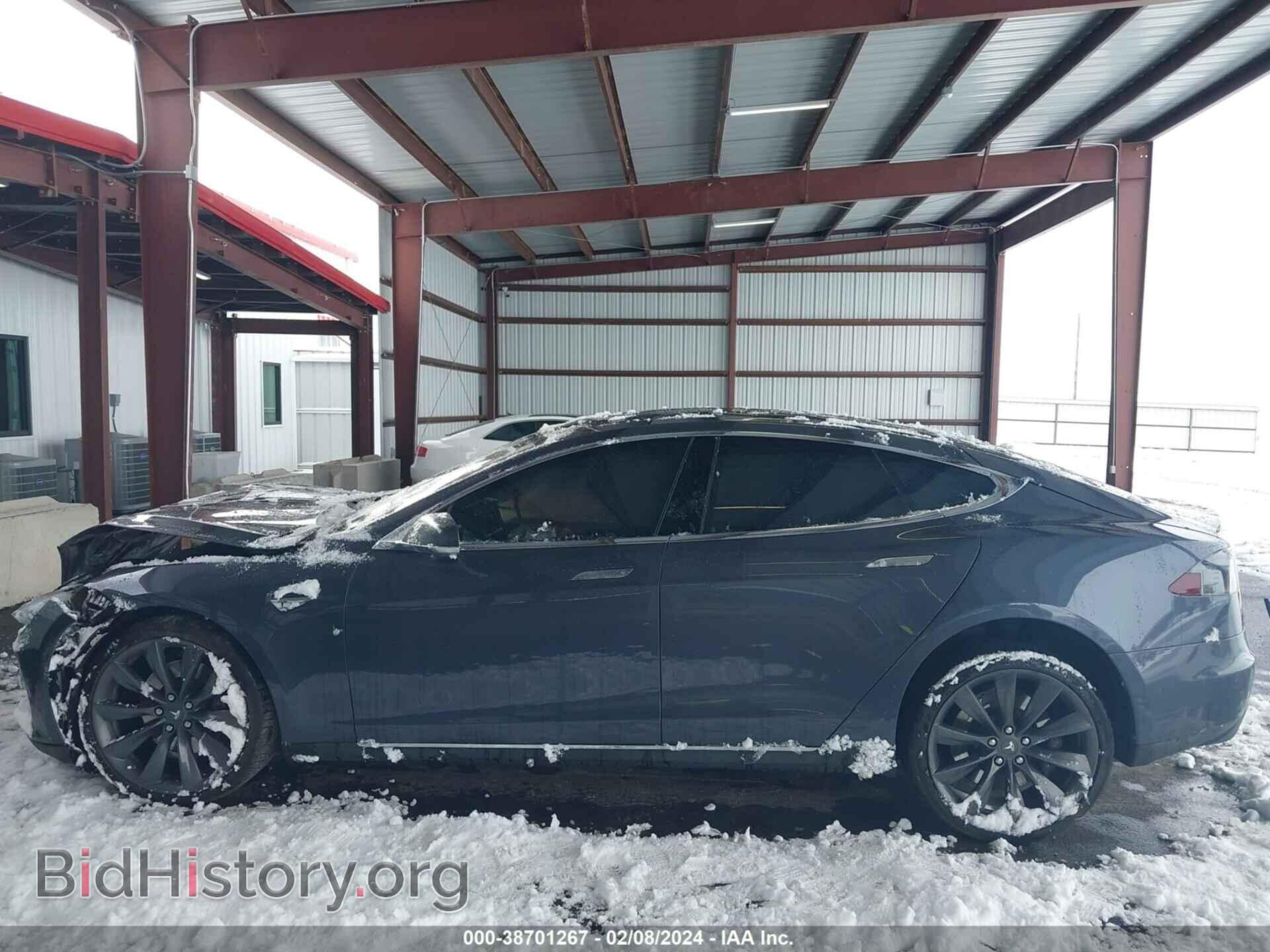 2015 TESLA MODEL S - VIN: 5YJSA1E28FF116711 - Фото 13