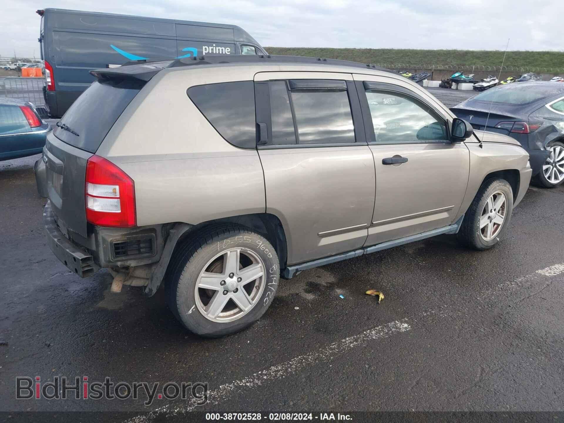 2008 JEEP COMPASS - VIN: 1J8FT47W08D669823 - Фото 4
