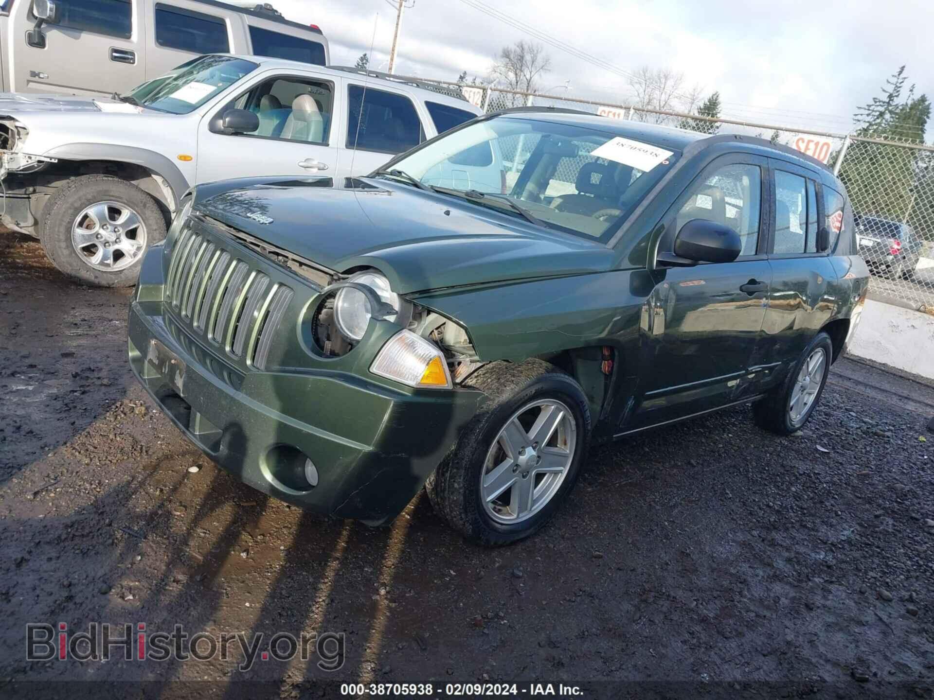 2008 JEEP COMPASS - VIN: 1J8FT47W08D744360 - Фото 2