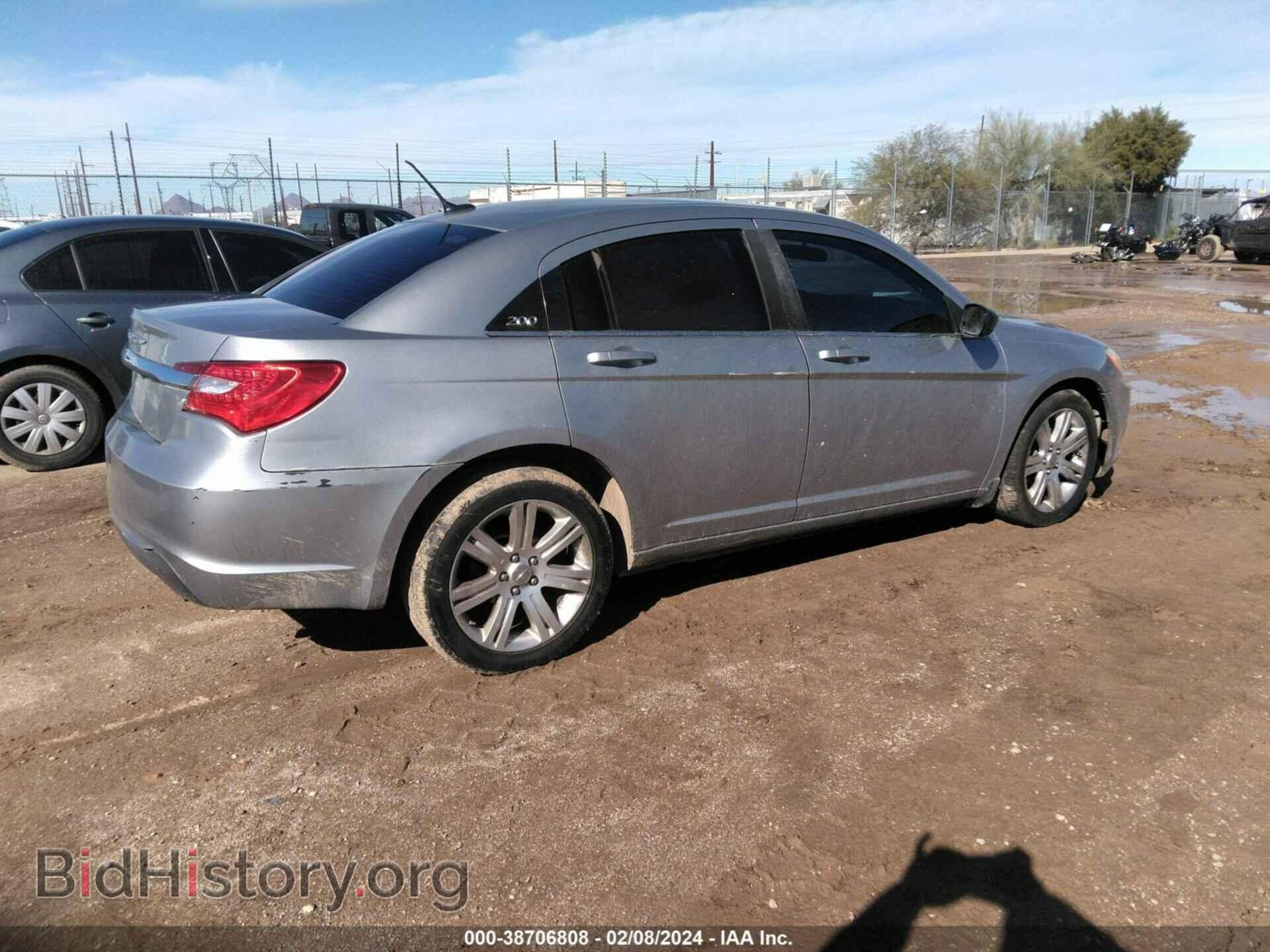 2013 CHRYSLER 200 - VIN: 1C3CCBAB7DN670240 - Фото 4