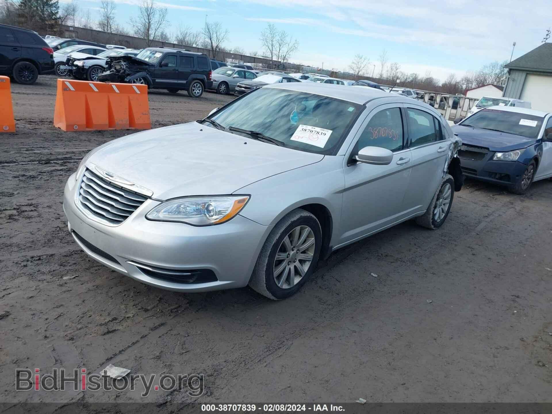 2012 CHRYSLER 200 - VIN: 1C3CCBBBXCN142995 - Фото 2