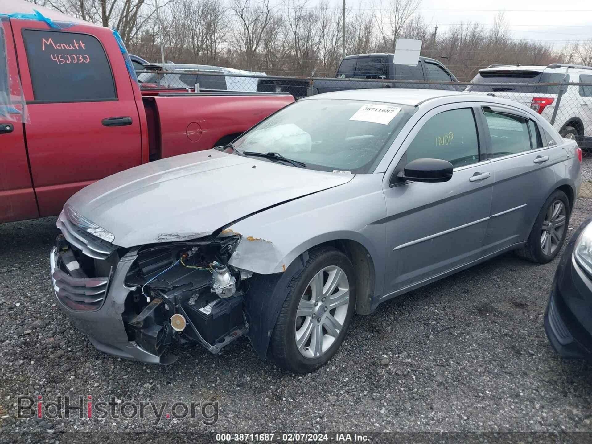 2013 CHRYSLER 200 - VIN: 1C3CCBBB0DN732270 - Фото 2