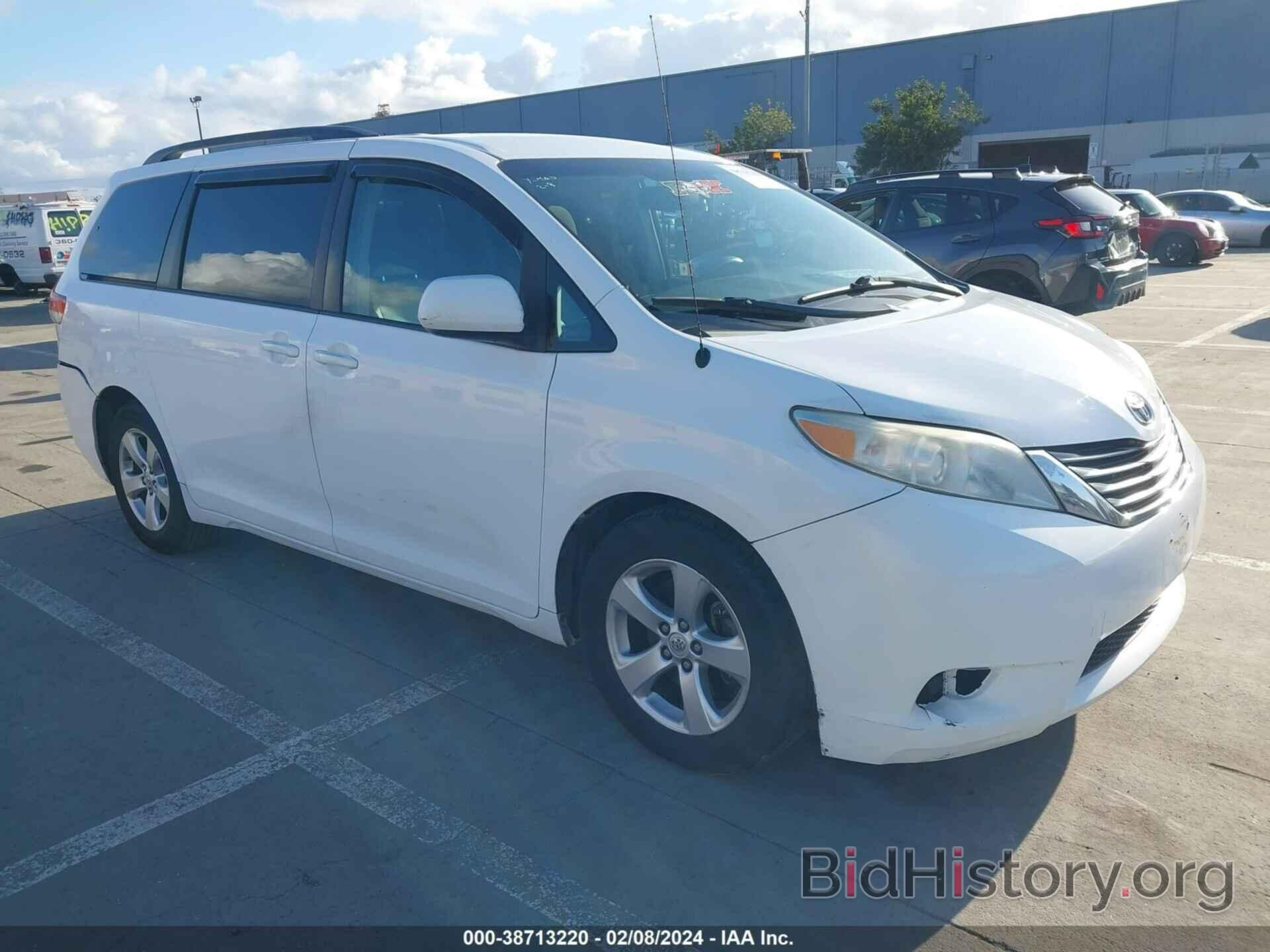 Photo 5TDKK3DC4DS348265 - TOYOTA SIENNA 2013