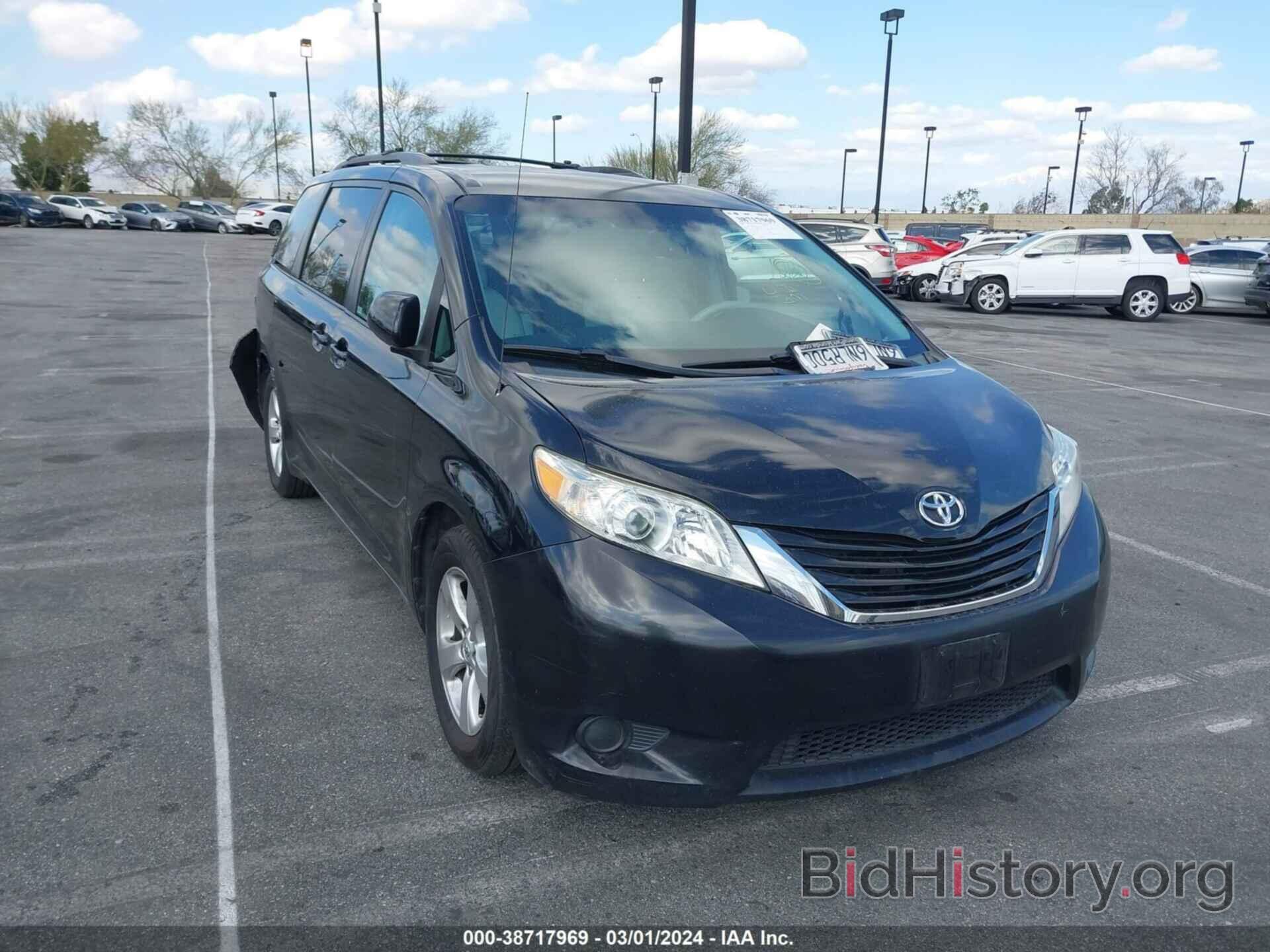 Photo 5TDKK3DC4BS061960 - TOYOTA SIENNA 2011