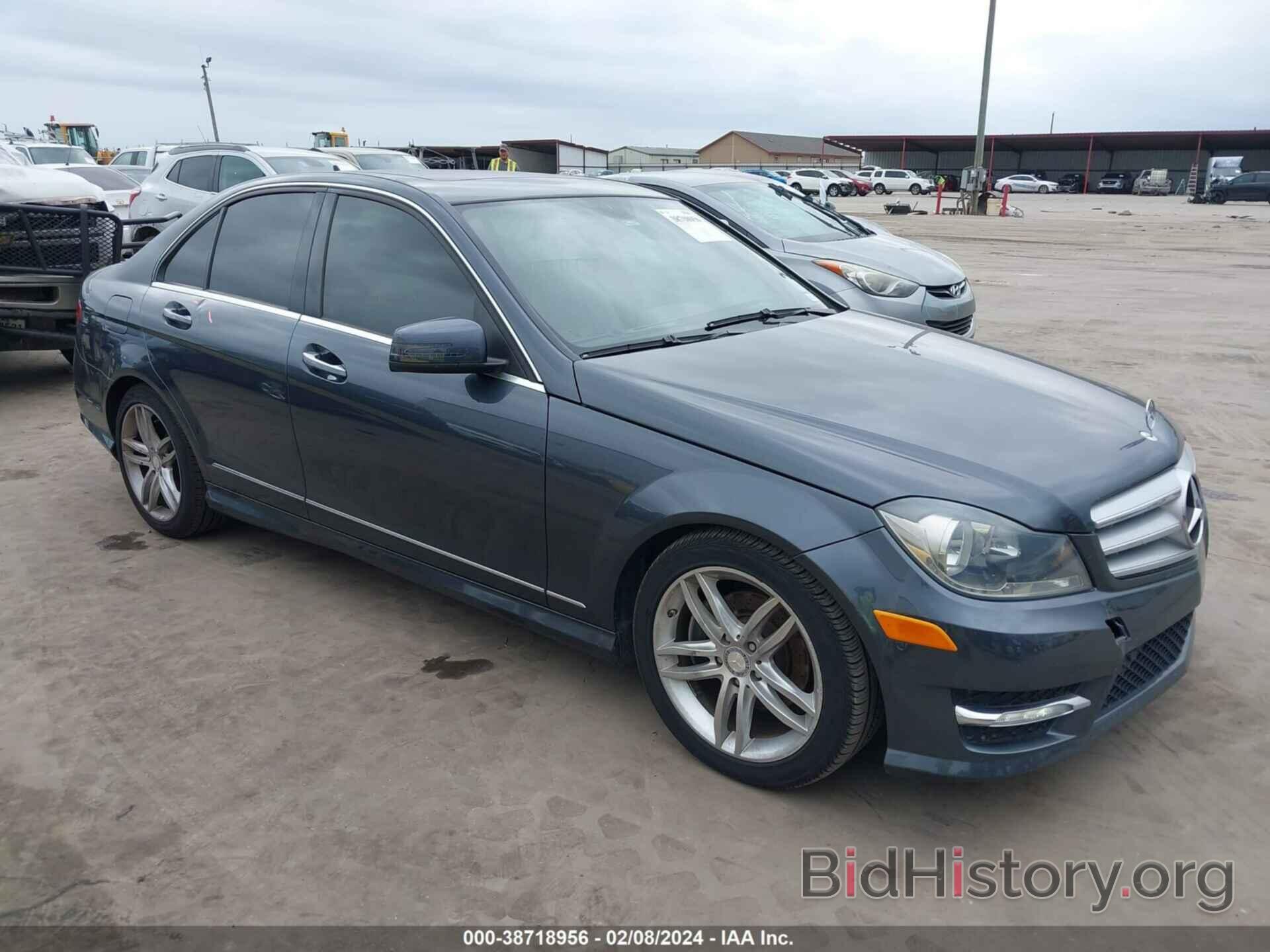 Photo WDDGF4HB0DA767301 - MERCEDES-BENZ C 250 2013