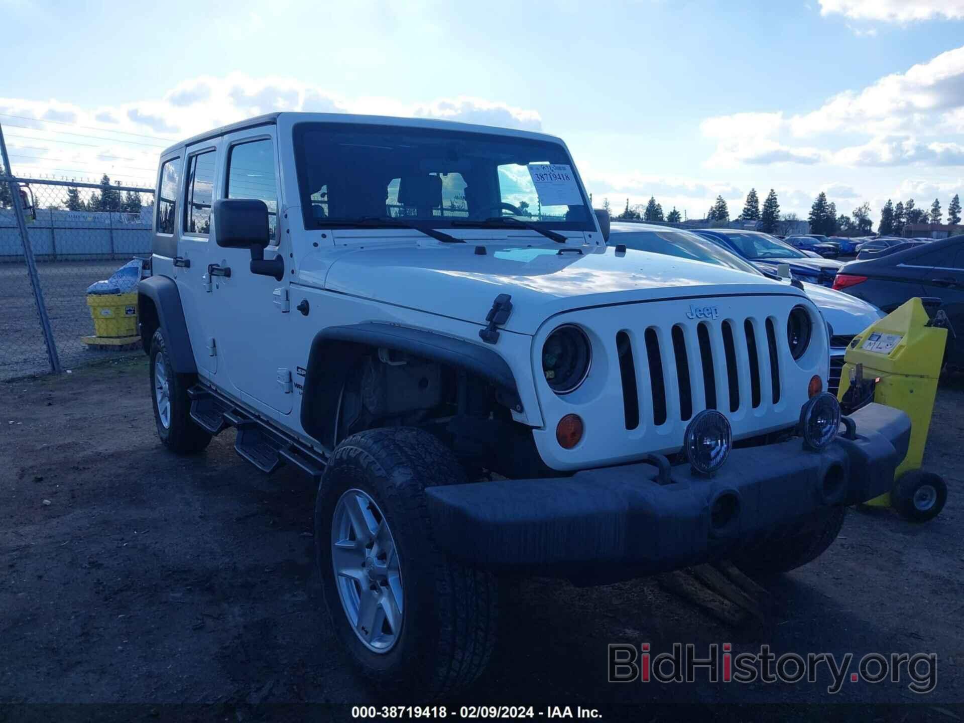 Photo 1J4BA3H15AL139734 - JEEP WRANGLER UNLIMITED 2010