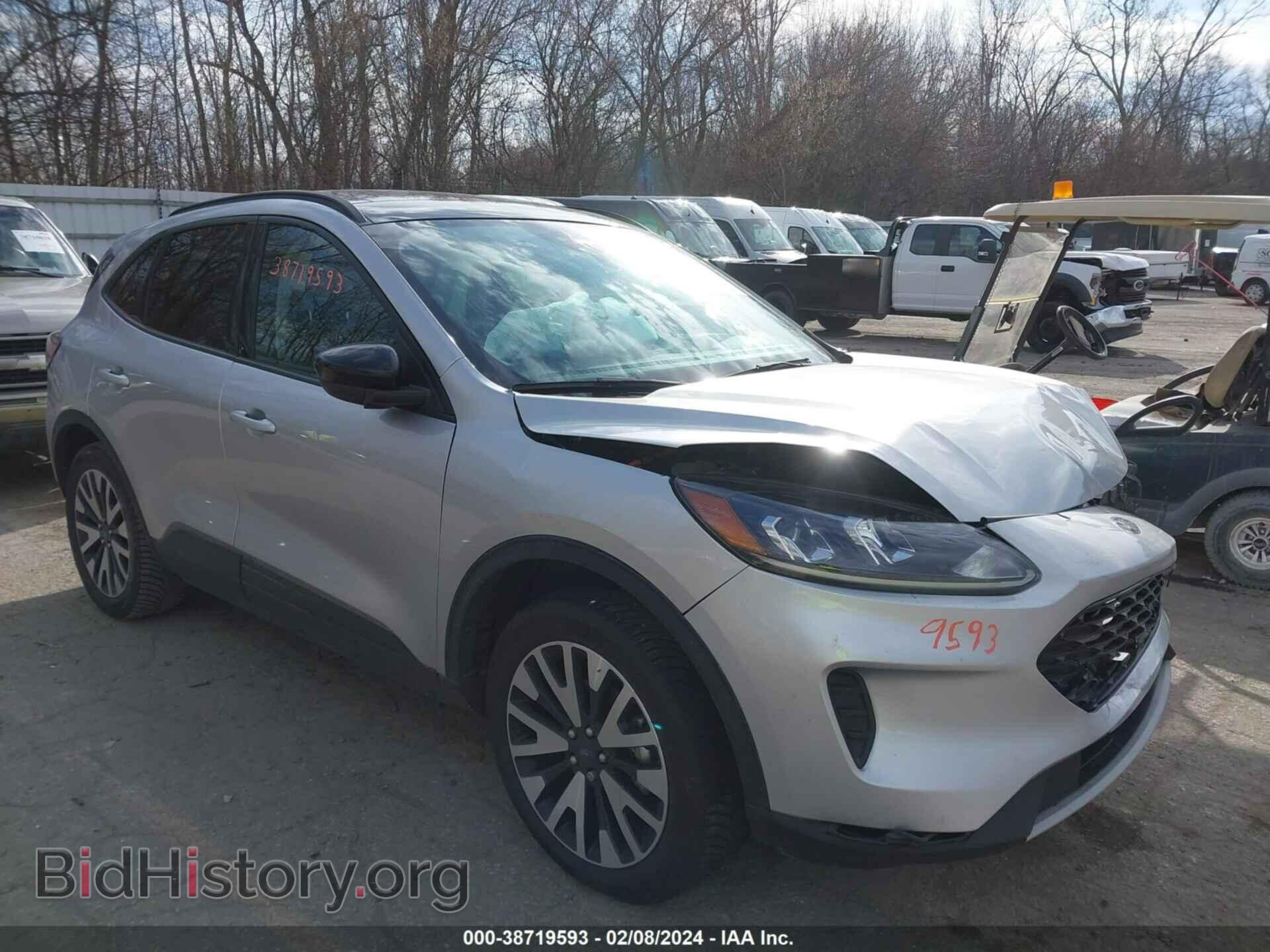 Photo 1FMCU9BZ8LUA53278 - FORD ESCAPE 2020