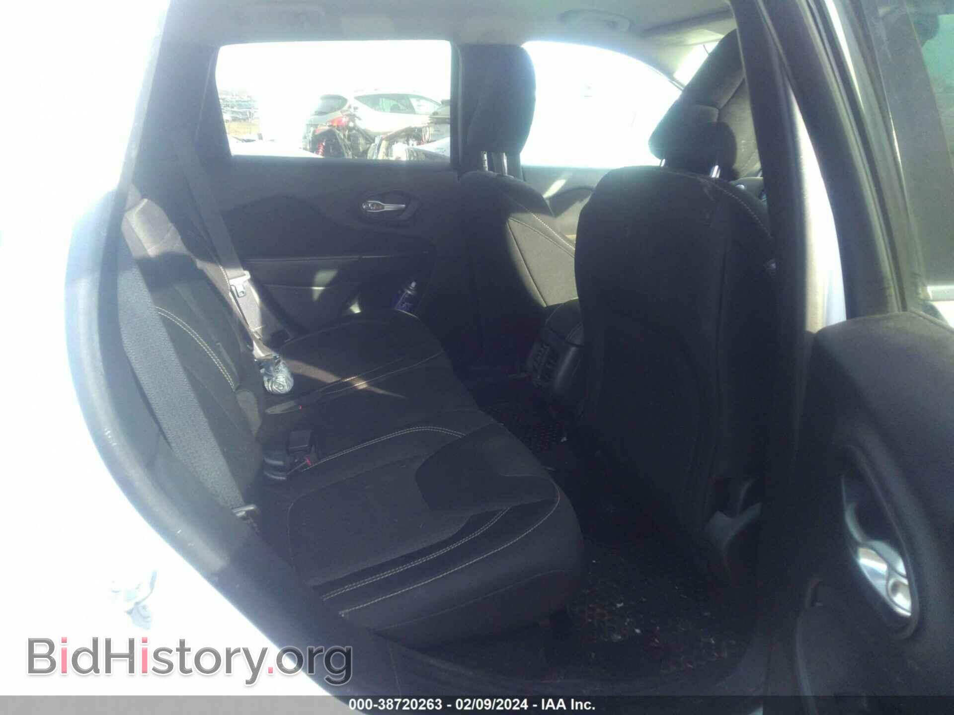 2015 JEEP CHEROKEE - VIN: 1C4PJMCSXFW704227 - Фото 8