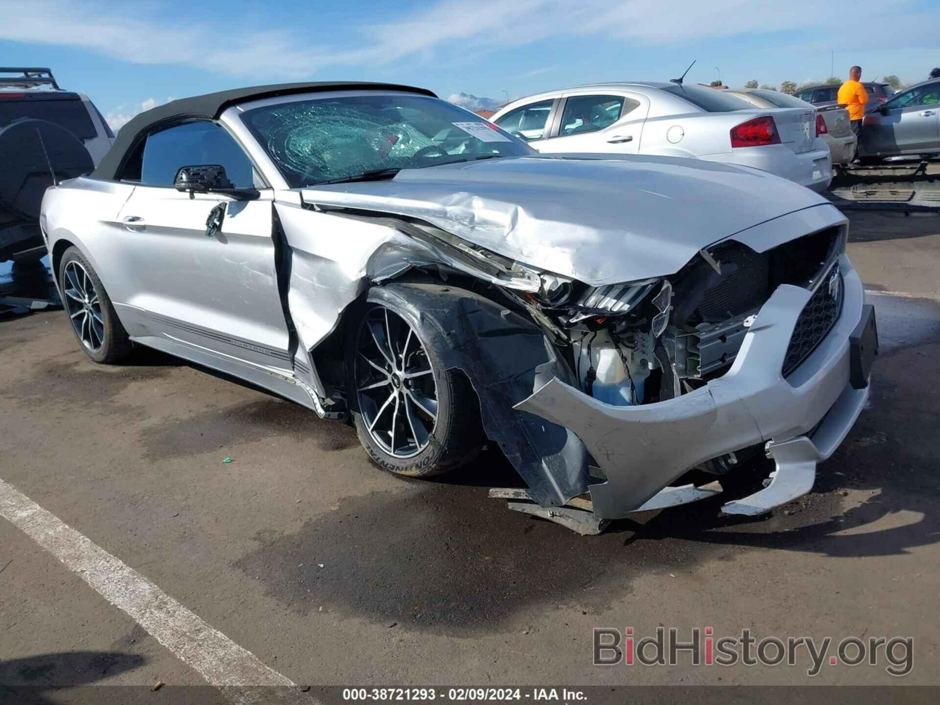 Photo 1FATP8UH8G5212042 - FORD MUSTANG 2016