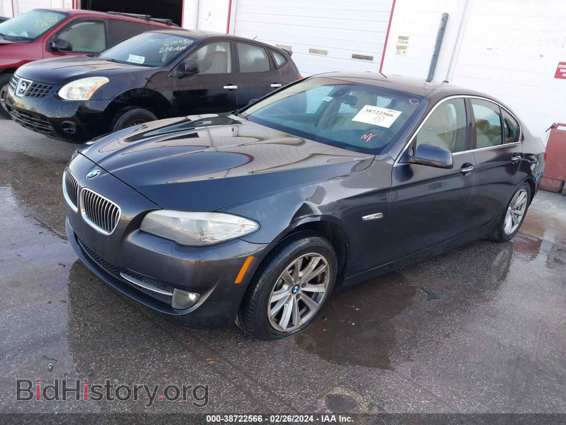 2011 BMW 528I - VIN: WBAFR1C5XBC739906 - Фото 2
