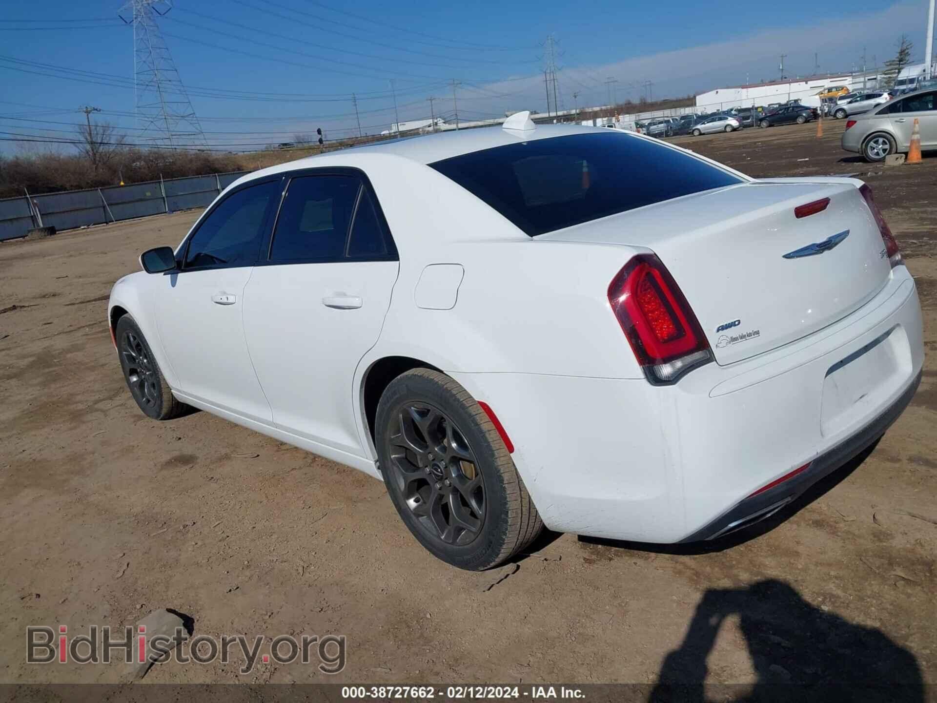2017 CHRYSLER 300 - VIN: 2C3CCAGG0HH647863 - Фото 3