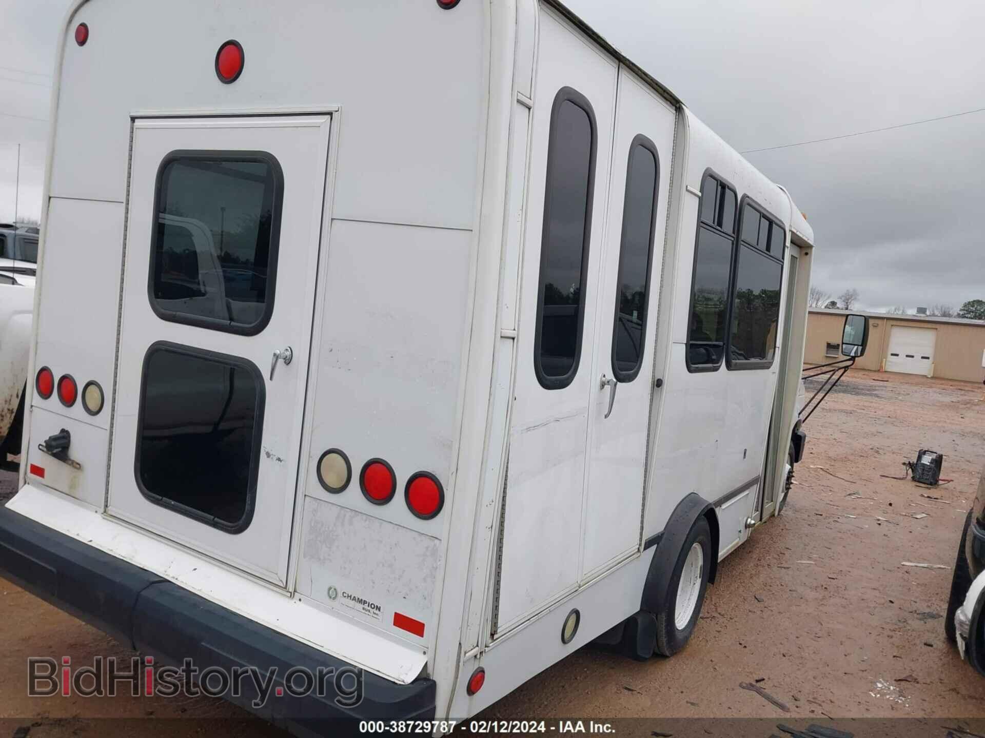 2009 FORD E-350 CUTAWAY - VIN: 1FDEE35LX9DA13836 - Фото 4