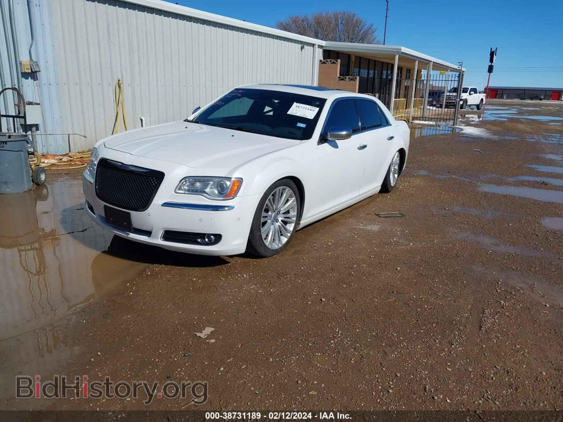 2014 CHRYSLER 300C - VIN: 2C3CCAET7EH354800 - Фото 2