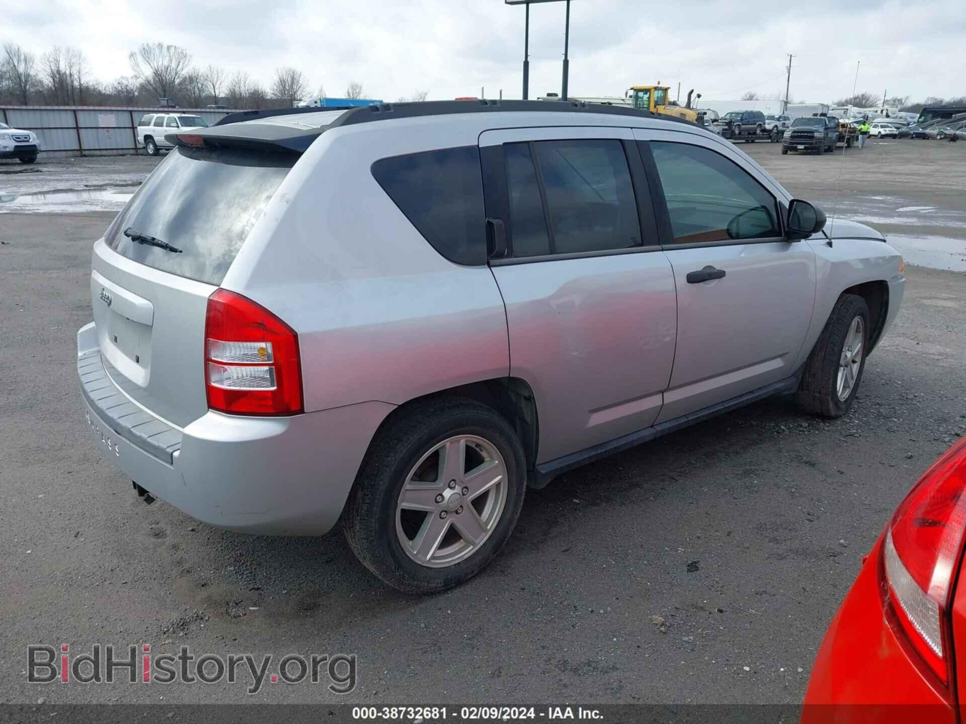 2007 JEEP COMPASS - VIN: 1J8FT47W57D204288 - Фото 4