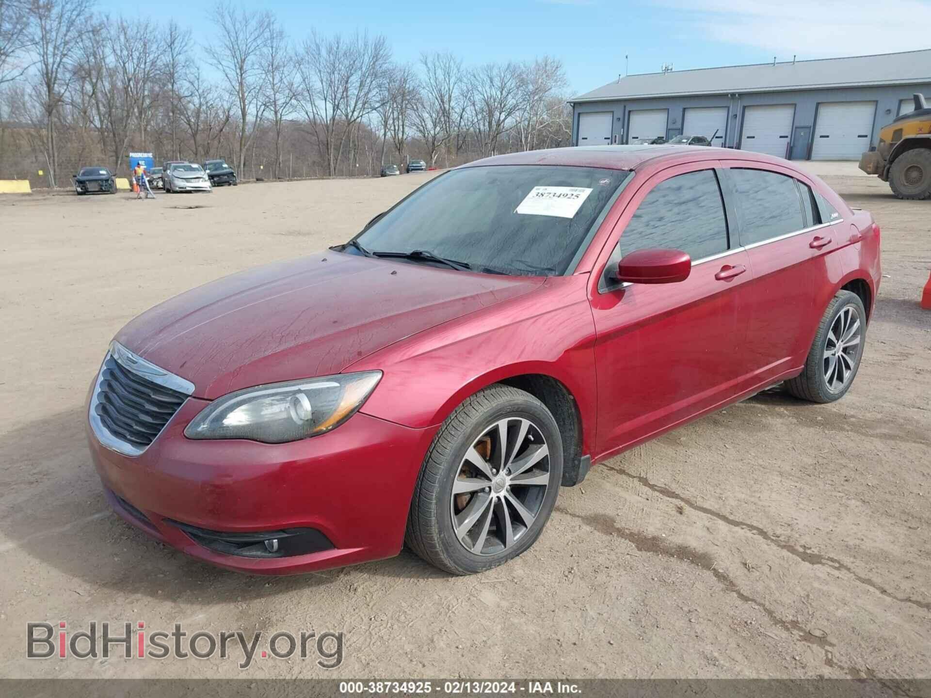 2013 CHRYSLER 200 - VIN: 1C3CCBBB3DN755509 - Фото 2