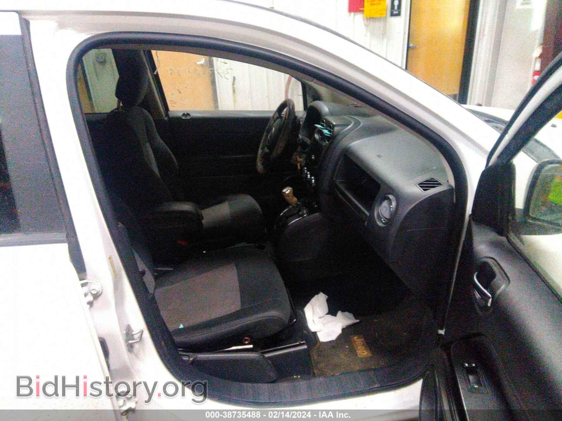 2011 JEEP COMPASS - VIN: 1J4NF1FB2BD135196 - Photo 5