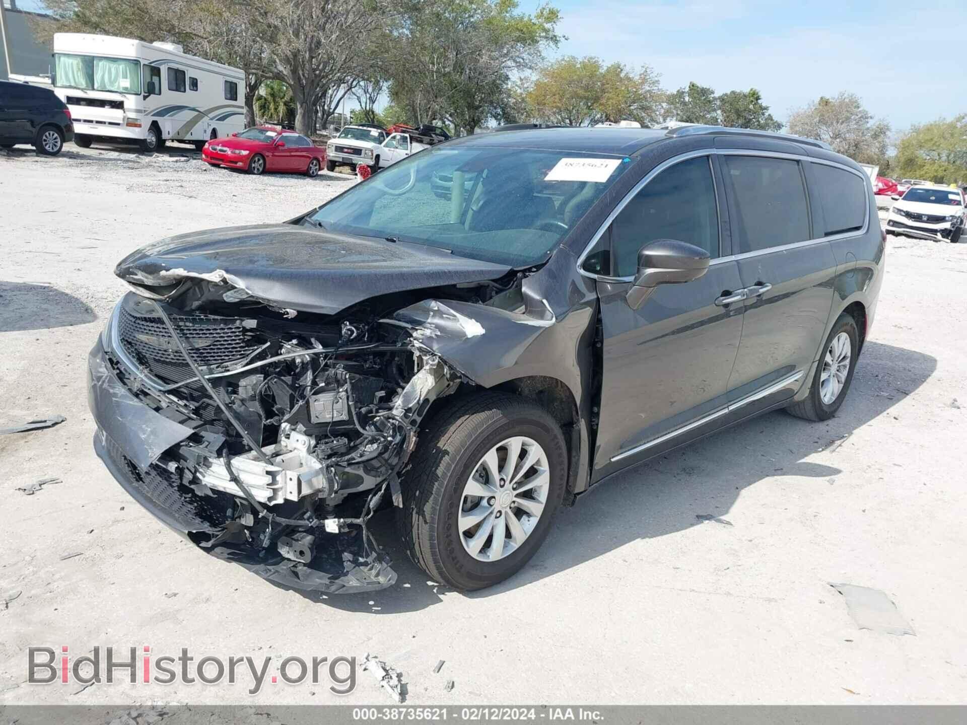2019 CHRYSLER PACIFICA - VIN: 2C4RC1BG9KR577049 - Фото 2