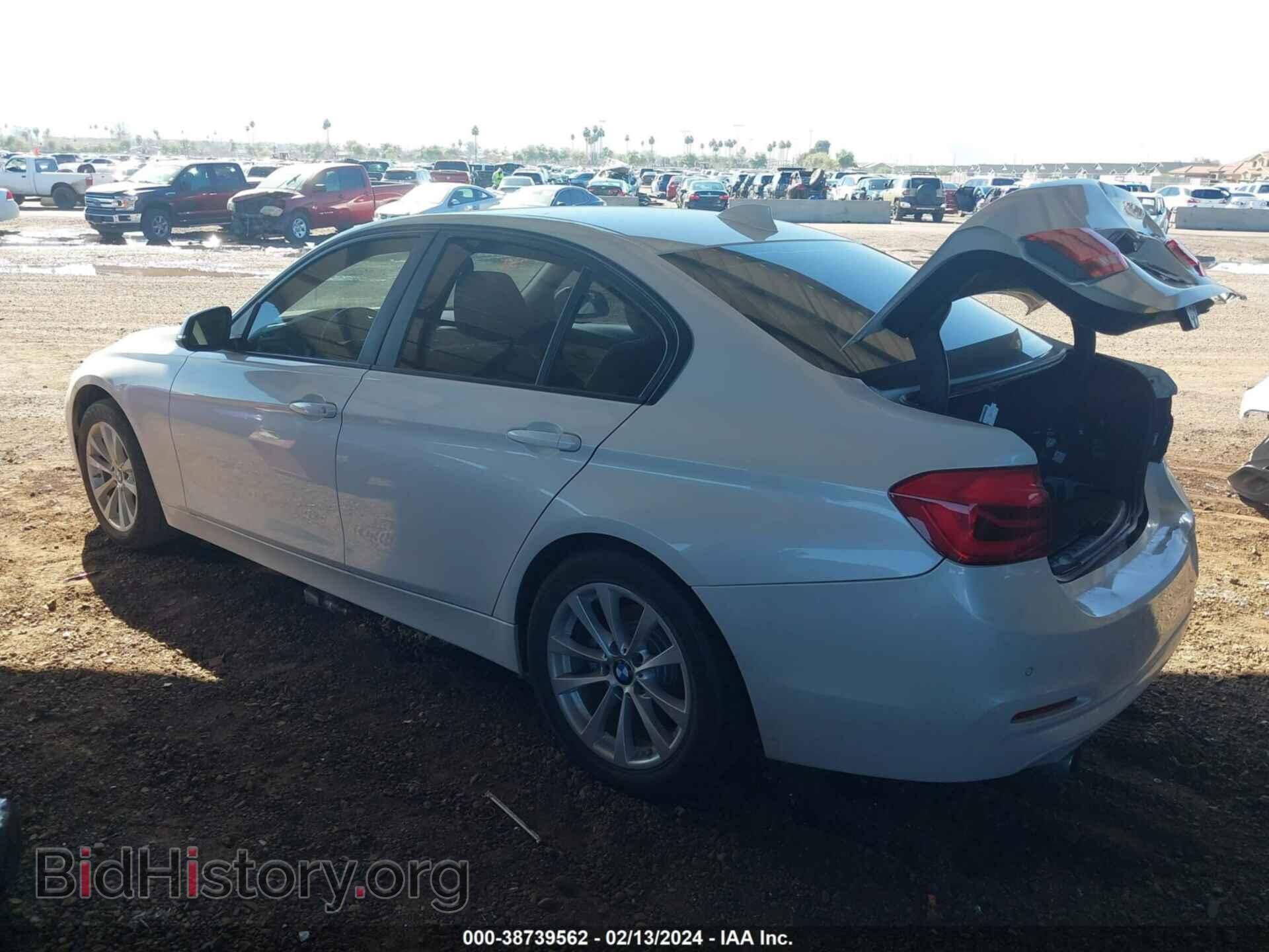 2016 BMW 320I - VIN: WBA8E1G51GNT33779 - Фото 3