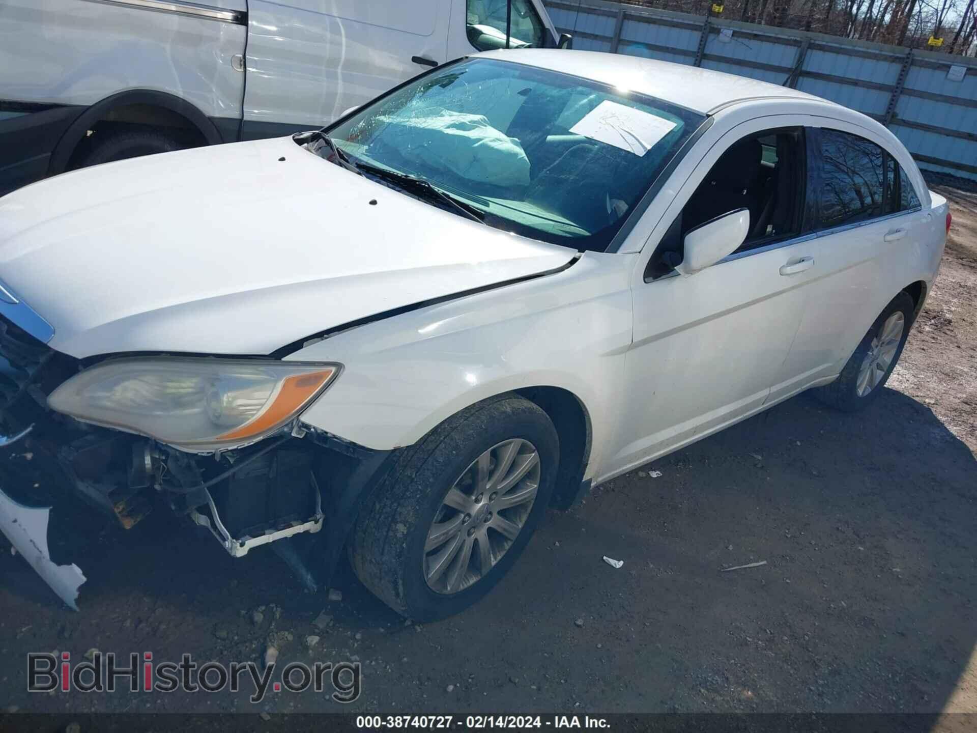2013 CHRYSLER 200 - VIN: 1C3CCBBB8DN763105 - Фото 2