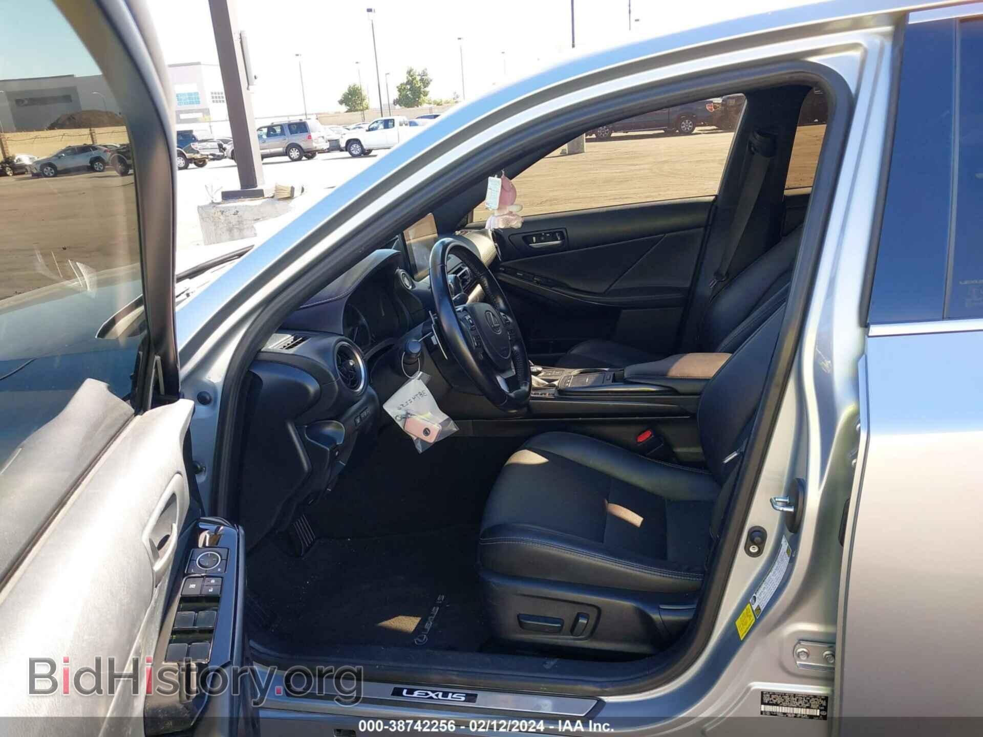 2021 LEXUS IS 300 - VIN: JTHAA1D29M5110166 - Photo 5