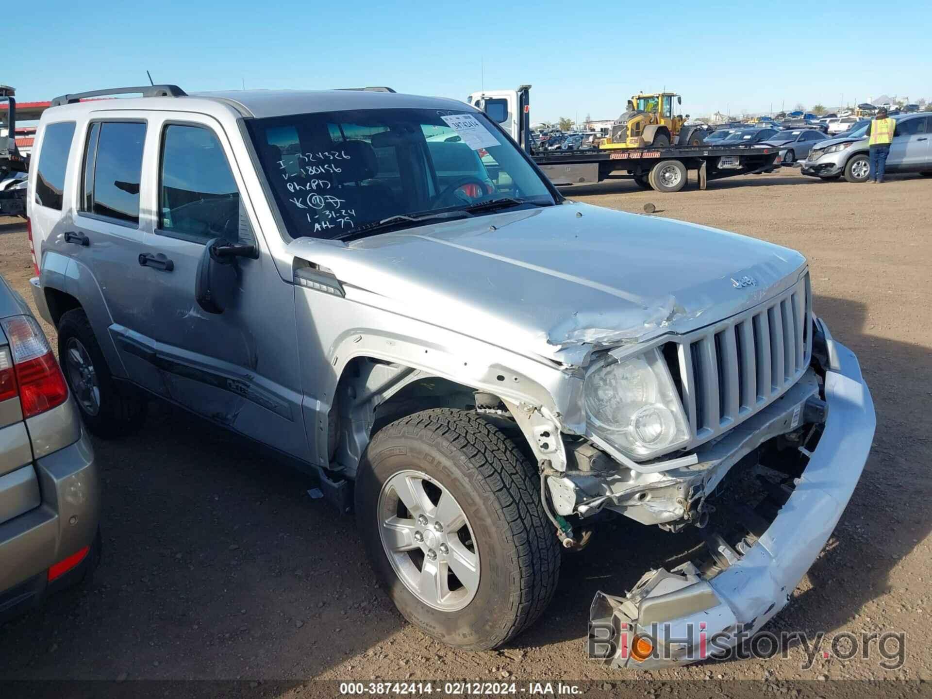 Photo 1J4PN2GK2AW180156 - JEEP LIBERTY 2010