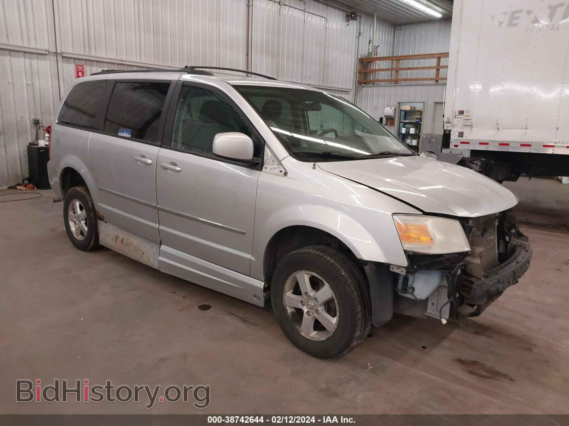 Photo 2D4RN5D10AR100358 - DODGE GRAND CARAVAN 2010