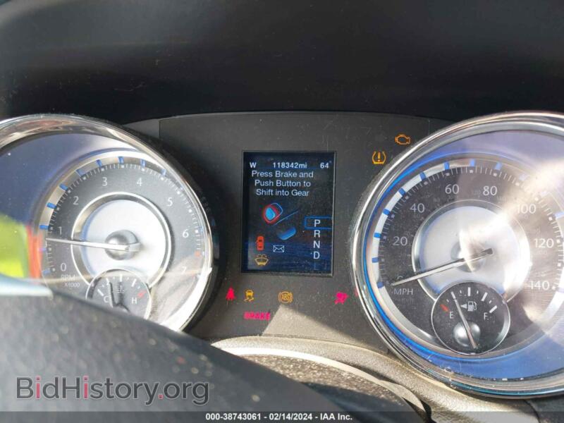 2012 Chrysler 300 (VIN 2C3CCACG8CH126775) — фото 7 из 12